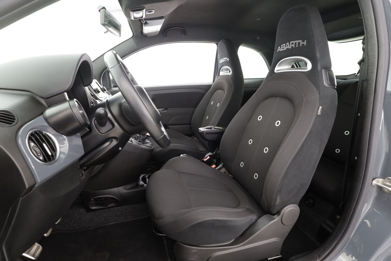 FIAT-ABARTH 500 2018 595 - Facelift | Digimittaristo | Bluetooth audio & Handsfree | Ahtopainemittari | Ilmastointi | 2x renkaat aluin | Huoltokirja | Näyttävä!