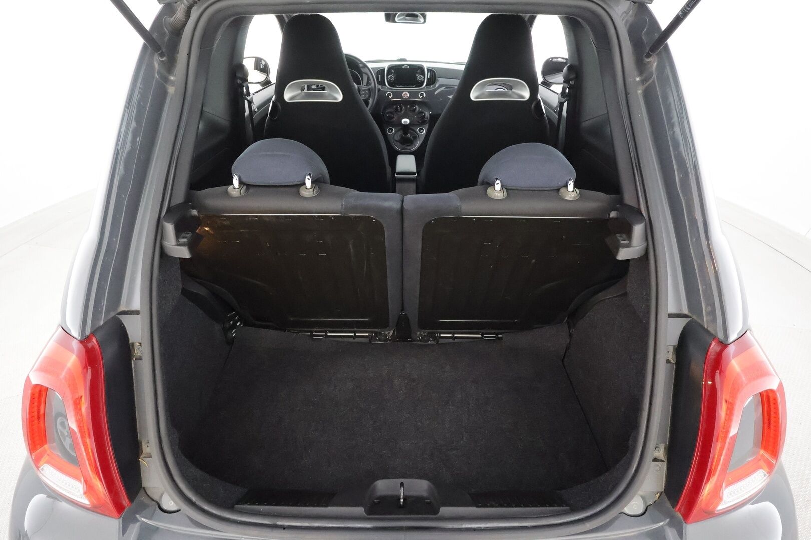 FIAT-ABARTH 500 2018 595 - Facelift | Digimittaristo | Bluetooth audio & Handsfree | Ahtopainemittari | Ilmastointi | 2x renkaat aluin | Huoltokirja | Näyttävä!