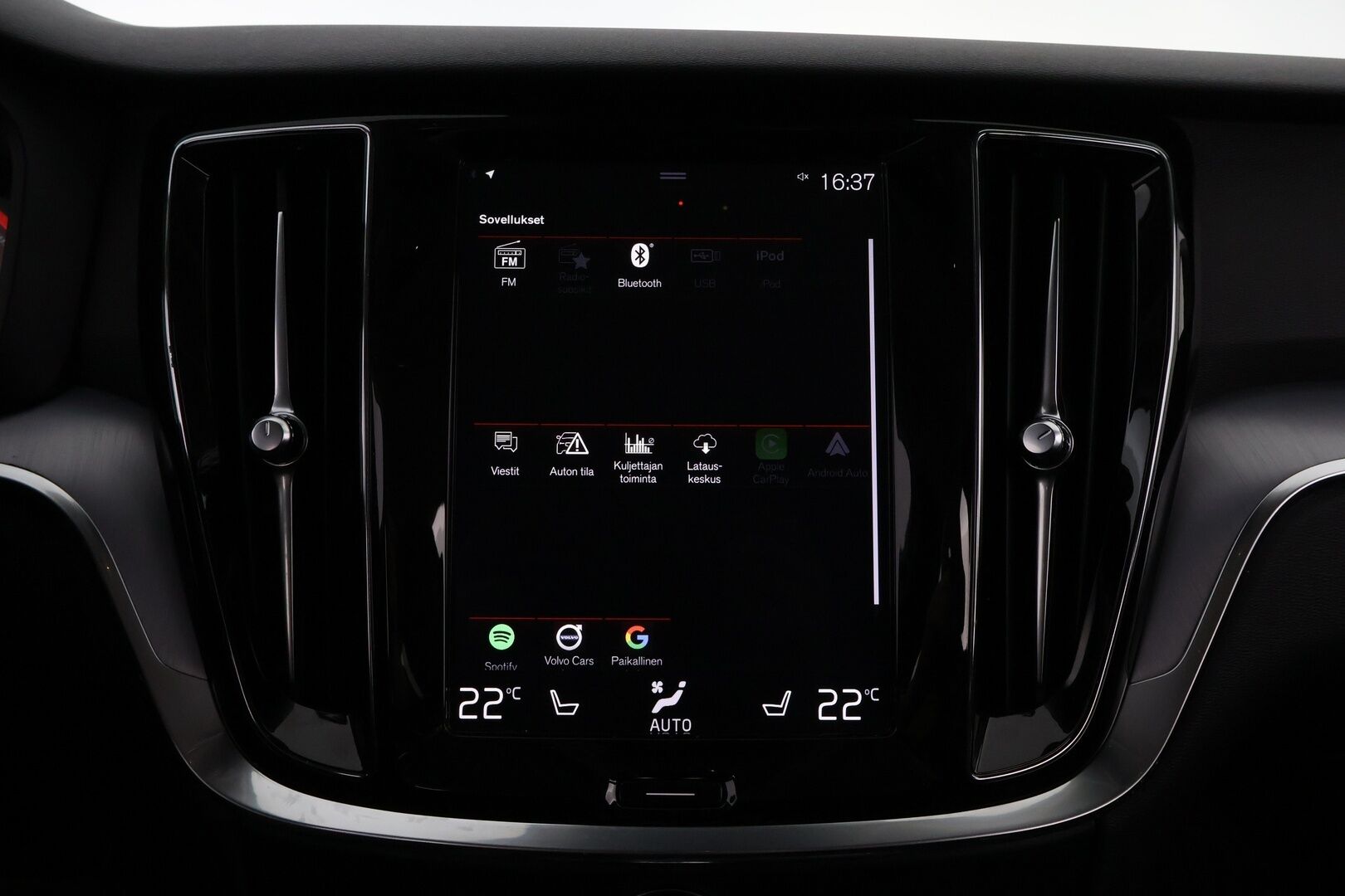 Volvo V60 2020 T6 TwE AWD Momentum aut *Webasto / Adapt.Vakkari / P.Kamera / Vetokoukku / Puolinahat / BLIS / Sähköluukku* - Jakopää juuri tehty / 2x Renkaat aluvantein / Juuri tullut Tampereelle! - HULLU BLACKWEEK KORKOTARJOUS 2,49%