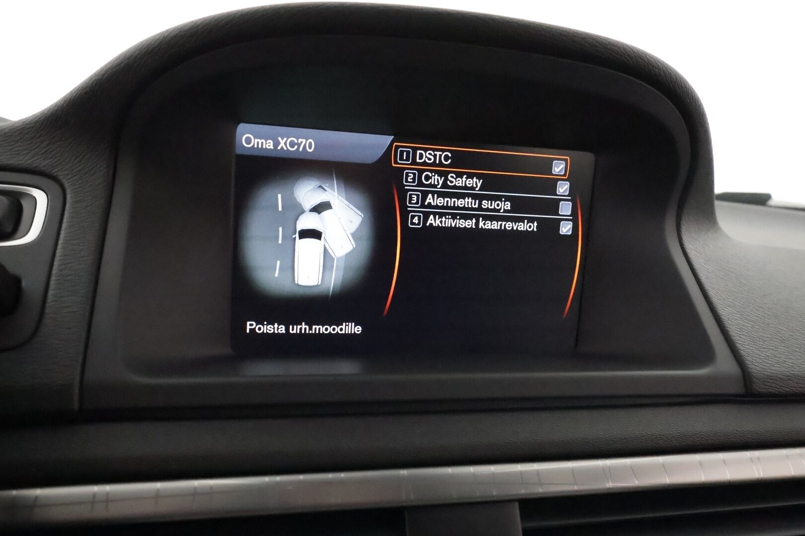 Volvo XC70 2014 D4 AWD Momentum - *Webasto / Koukku / P. tutka / Rattilämppäri / Bluetooth / Aut. Ilmastointi / 2x Renkaat*
