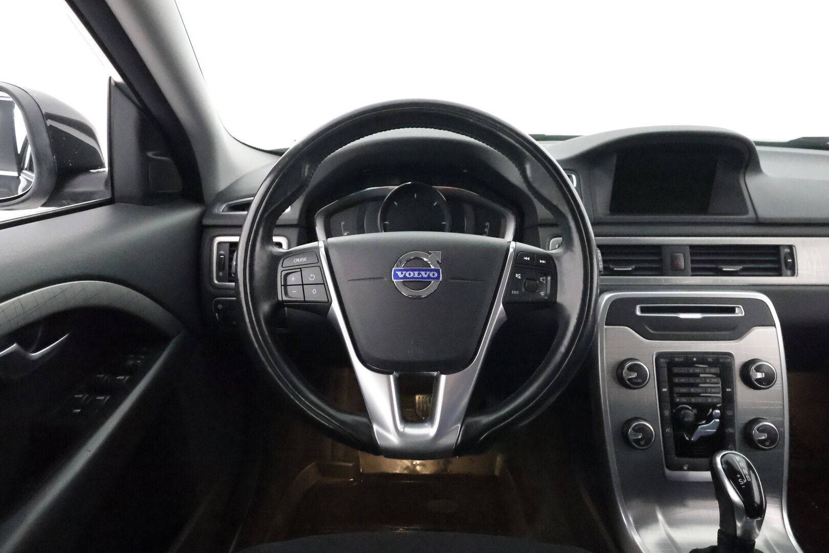 Volvo XC70 2014 D4 AWD Momentum - *Webasto / Koukku / P. tutka / Rattilämppäri / Bluetooth / Aut. Ilmastointi / 2x Renkaat*