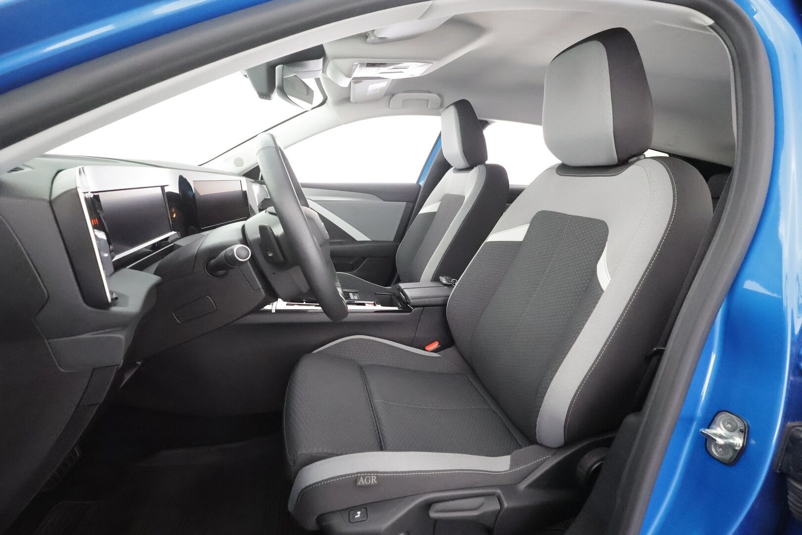 Opel Astra 2024 Edition Plug-in Hybrid 180 Sports Tourer Automaatti - | ACC | P.kamera | Sporttipenkki | LED | Kaistavahti | Lämm. ratti | Digimittaristo | Apple & Android | 1-om suomiauto | 2x renkaat aluin | 