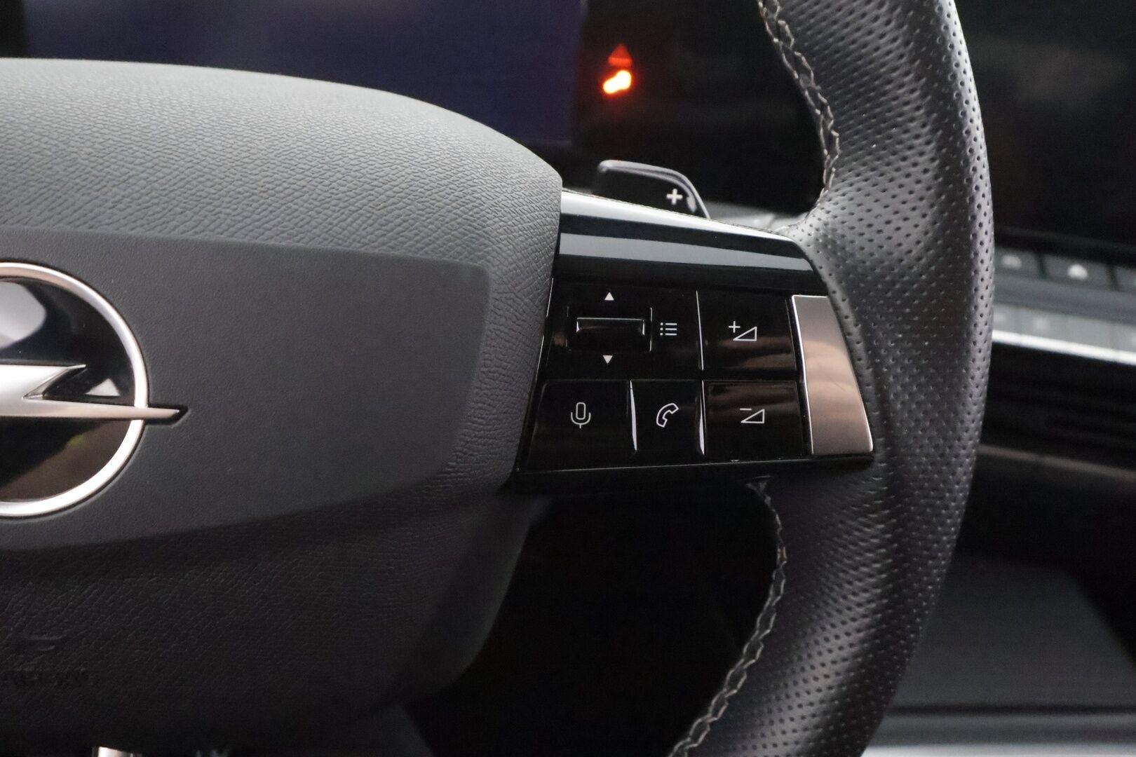 Opel Astra 2024 Edition Plug-in Hybrid 180 Sports Tourer Automaatti - | ACC | P.kamera | Sporttipenkki | LED | Kaistavahti | Lämm. ratti | Digimittaristo | Apple & Android | 1-om suomiauto | 2x renkaat aluin | 