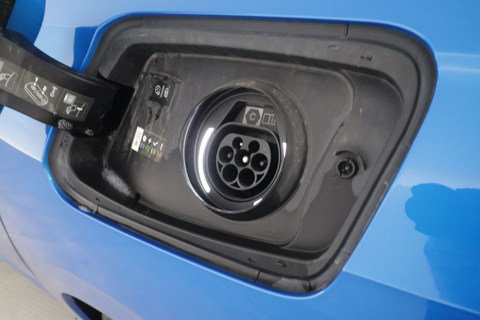 Opel Astra 2024 Edition Plug-in Hybrid 180 Sports Tourer Automaatti - | ACC | P.kamera | Sporttipenkki | LED | Kaistavahti | Lämm. ratti | Digimittaristo | Apple & Android | 1-om suomiauto | 2x renkaat aluin | 