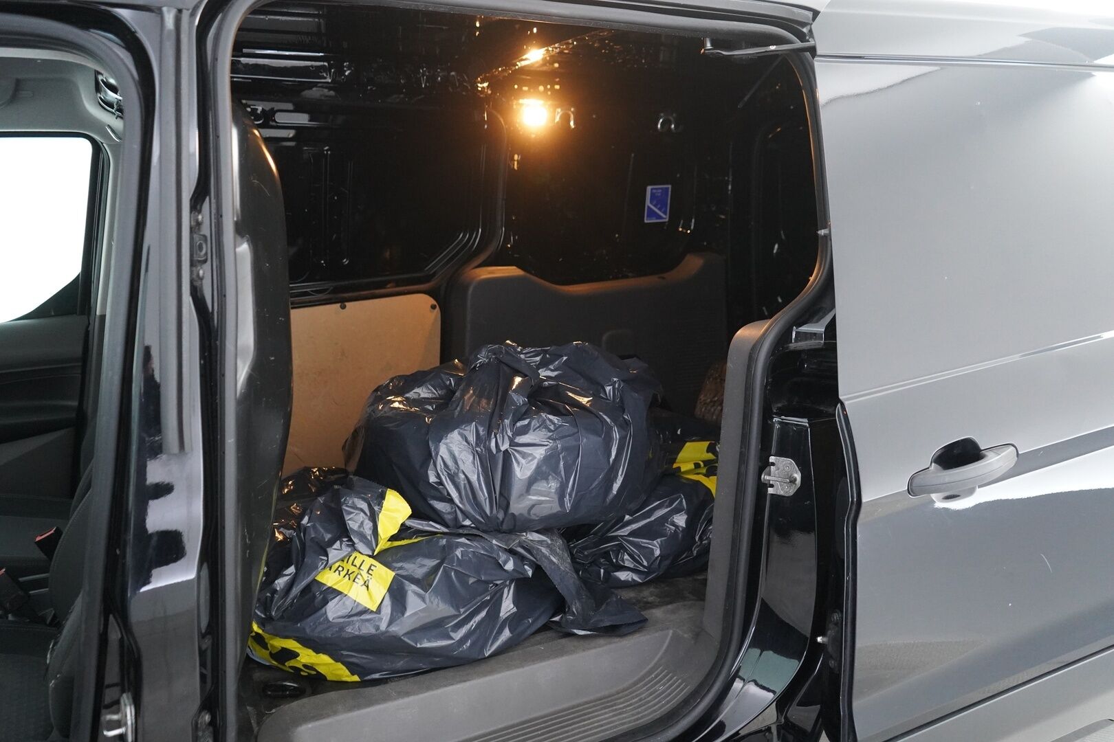 Ford Transit Connect 2019 230 1,5 TDCi 120 hv A8 Trend L2 - Webasto | Vetokoukku | Pitkä | Tutkat | 3 hlö | Seuraava katsastus 05/28 | 2xrenkaat