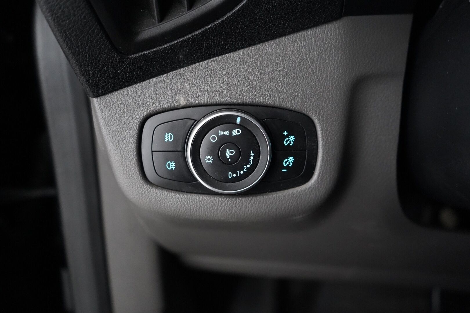 Ford Transit Connect 2019 230 1,5 TDCi 120 hv A8 Trend L2 - Webasto | Vetokoukku | Pitkä | Tutkat | 3 hlö | Seuraava katsastus 05/28 | 2xrenkaat
