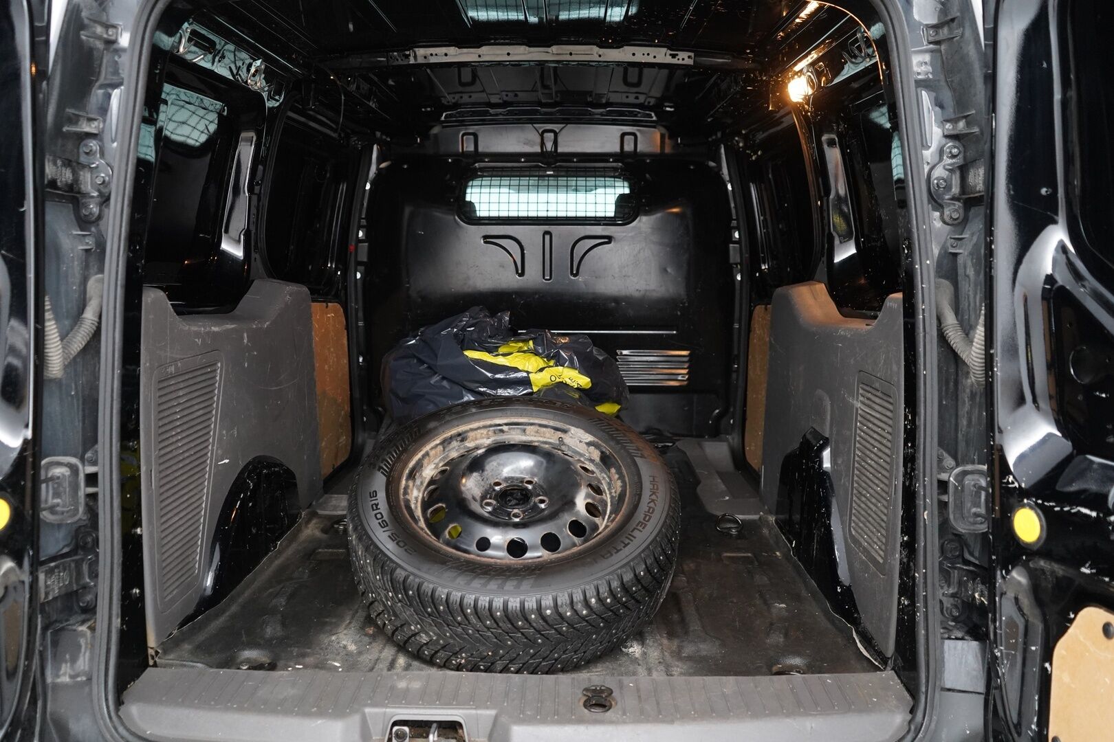 Ford Transit Connect 2019 230 1,5 TDCi 120 hv A8 Trend L2 - Webasto | Vetokoukku | Pitkä | Tutkat | 3 hlö | Seuraava katsastus 05/28 | 2xrenkaat
