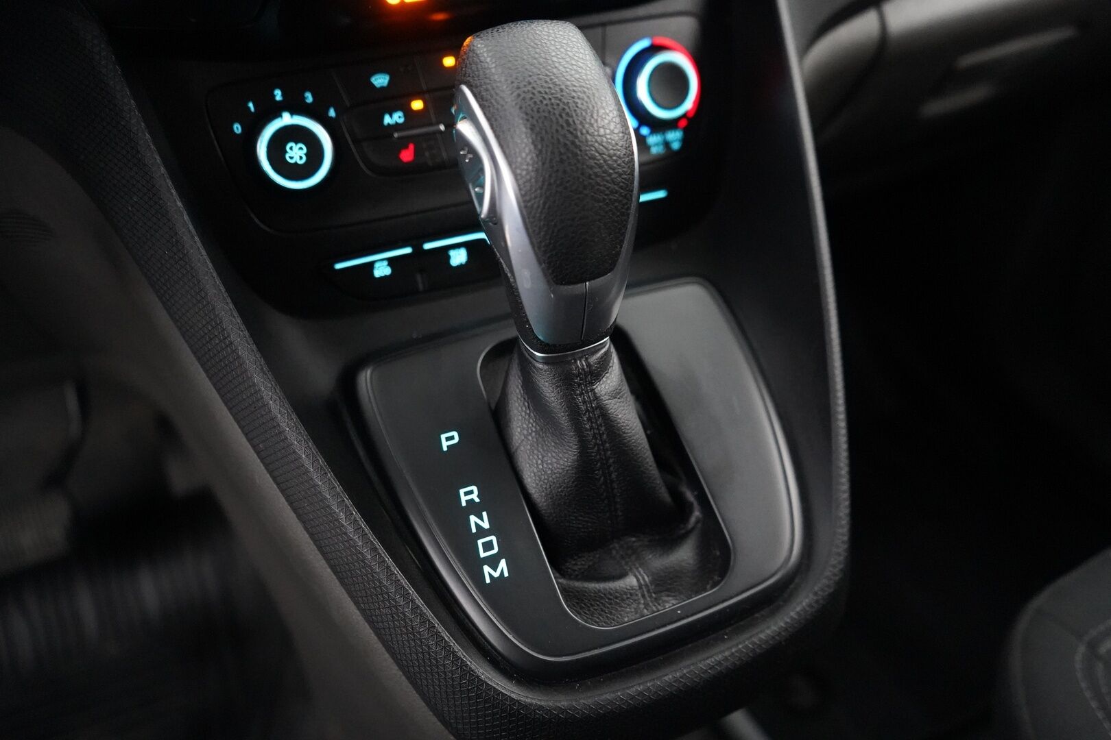 Ford Transit Connect 2019 230 1,5 TDCi 120 hv A8 Trend L2 - Webasto | Vetokoukku | Pitkä | Tutkat | 3 hlö | Seuraava katsastus 05/28 | 2xrenkaat