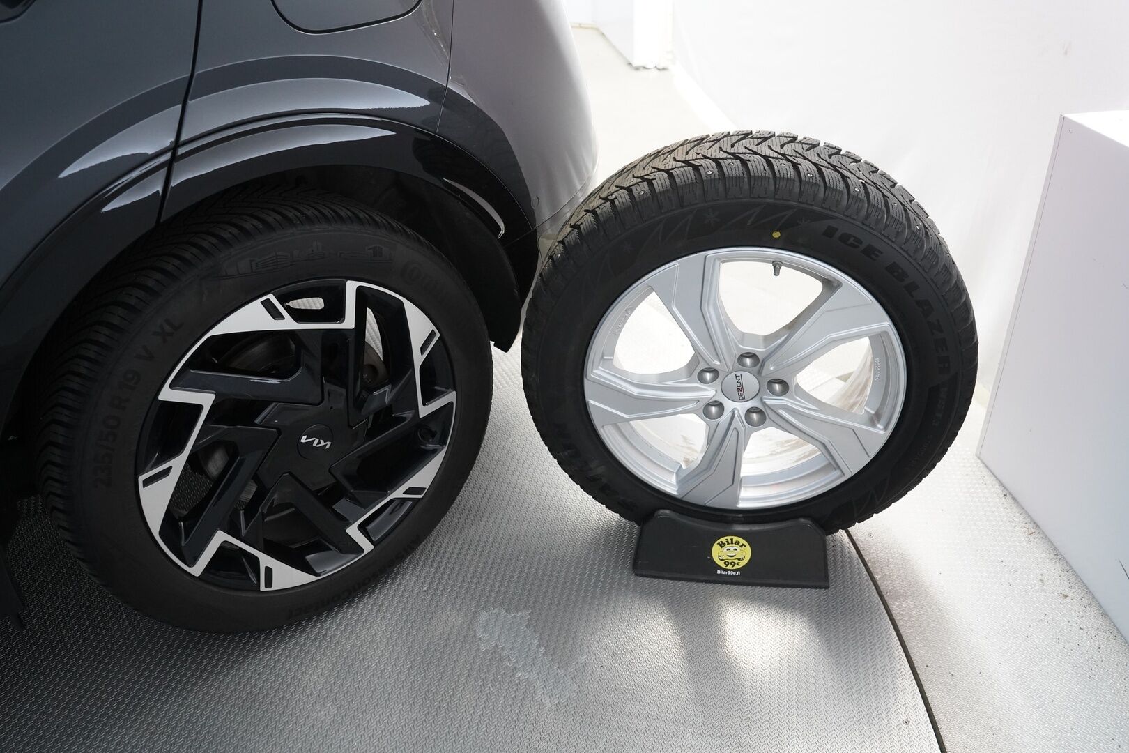 Kia Sportage 2023 1,6 T-GDI AWD Plug-in Hybrid GT-Line At 265hv *Ilmastoidut nahat / 360° / ACC / Koukku / H&K* - 3,99 % KORKOTARJOUS TÄHÄN AUTOON - 2x Hyvät renkaat ja vanteet / Merkkihuollot 