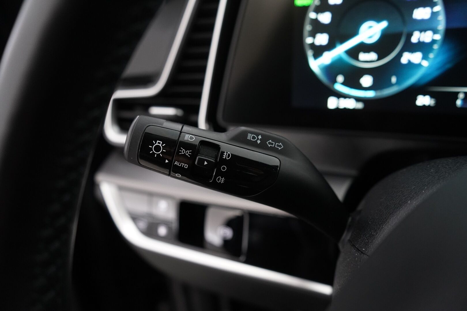 Kia Sportage 2023 1,6 T-GDI AWD Plug-in Hybrid GT-Line At 265hv *Ilmastoidut nahat / 360° / ACC / Koukku / H&K* - KATSO KAMPANJAHINTA!! / Huippuvarusteltu / Kahdet hyvät renkaat ja vanteet / Merkkihuollot / Koti ja kauppakeskuslaturi - HULLU BLACKWEEK KORKOTARJOUS 2,49%