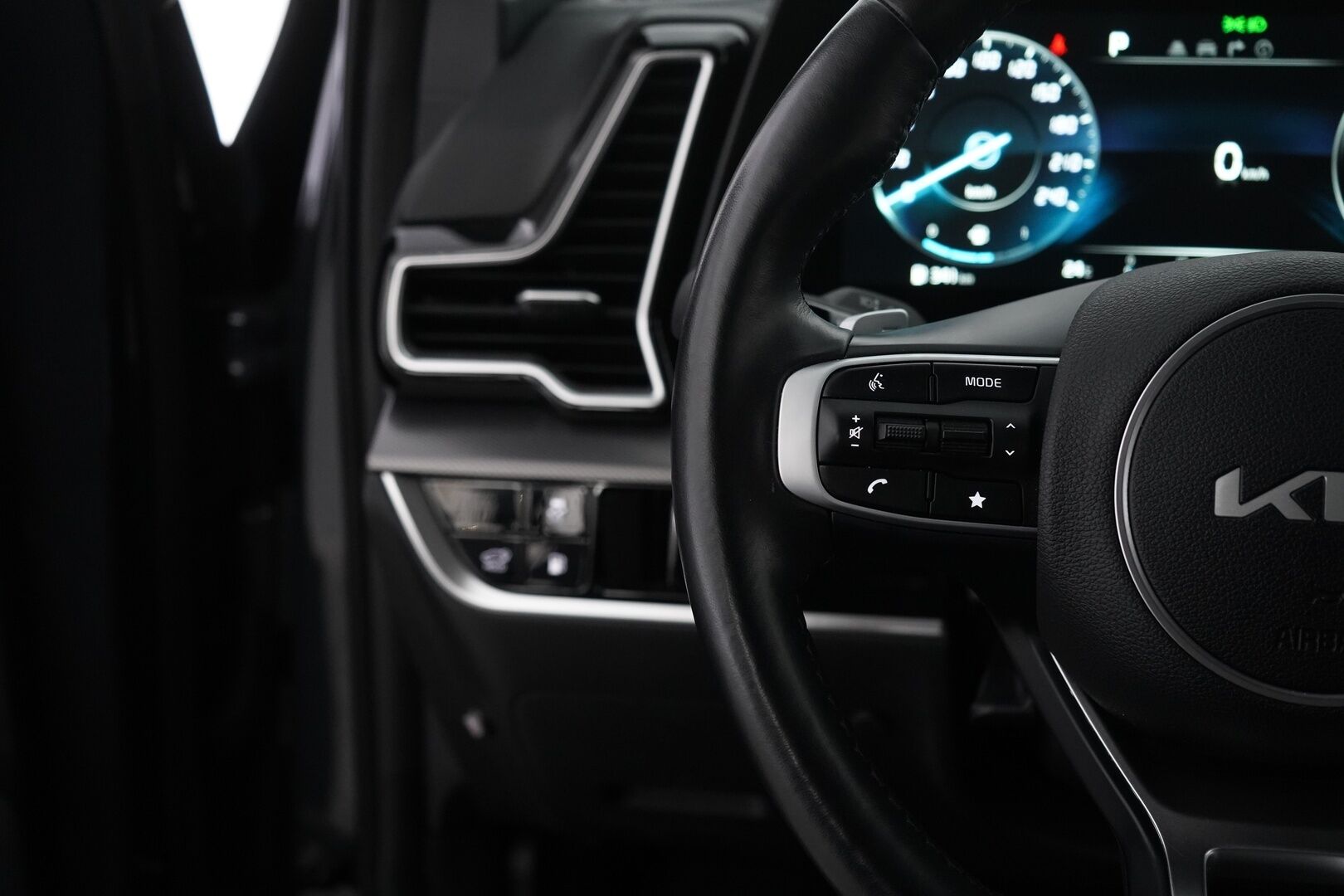 Kia Sportage 2023 1,6 T-GDI AWD Plug-in Hybrid GT-Line At 265hv *Ilmastoidut nahat / 360° / ACC / Koukku / H&K* - KATSO KAMPANJAHINTA!! / Huippuvarusteltu / Kahdet hyvät renkaat ja vanteet / Merkkihuollot / Koti ja kauppakeskuslaturi - HULLU BLACKWEEK KORKOTARJOUS 2,49%