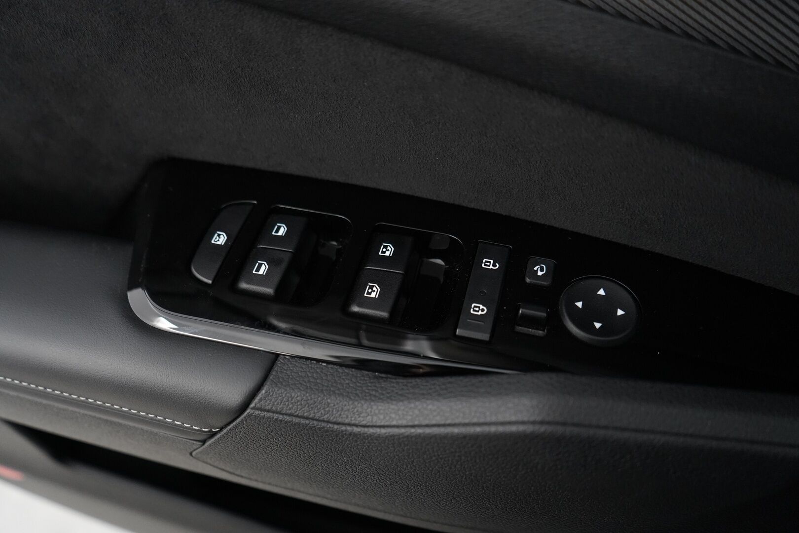 Kia Sportage 2023 1,6 T-GDI AWD Plug-in Hybrid GT-Line At 265hv *Ilmastoidut nahat / 360° / ACC / Koukku / H&K* - 3,99 % KORKOTARJOUS TÄHÄN AUTOON - 2x Hyvät renkaat ja vanteet / Merkkihuollot 