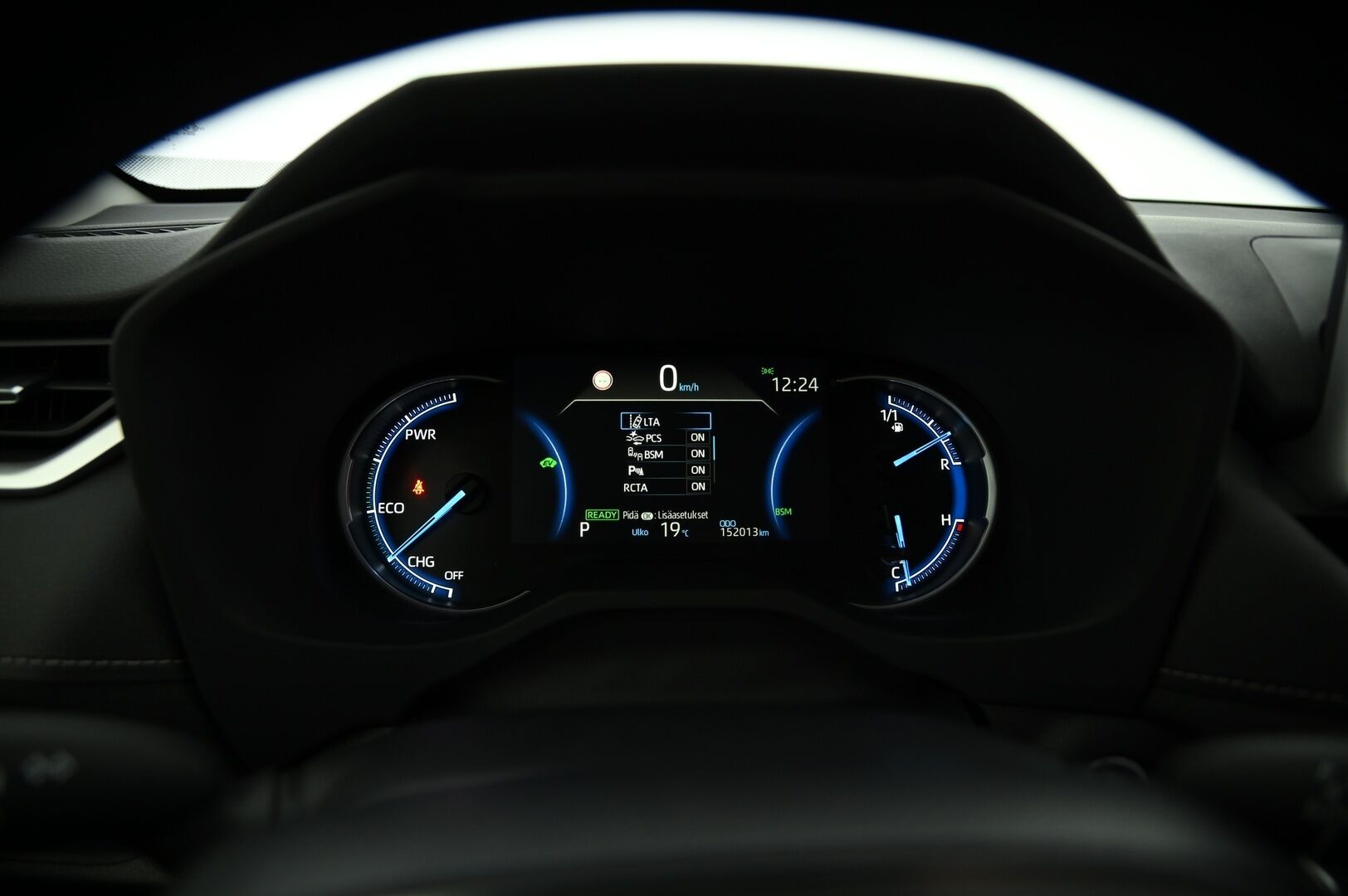 Toyota RAV4 2019 2,5 Hybrid AWD-i Executive *Webasto / Koukku / ACC / Nahkapenkit / Peruutuskamera / Tuulilasinlämmitys / Ratinlämmitin* - 3,99 % KORKOTARJOUS TÄHÄN AUTOON - Huippuvarusteilla / 2x Renkaat vanteineen / Kaukosäätöinen webasto!