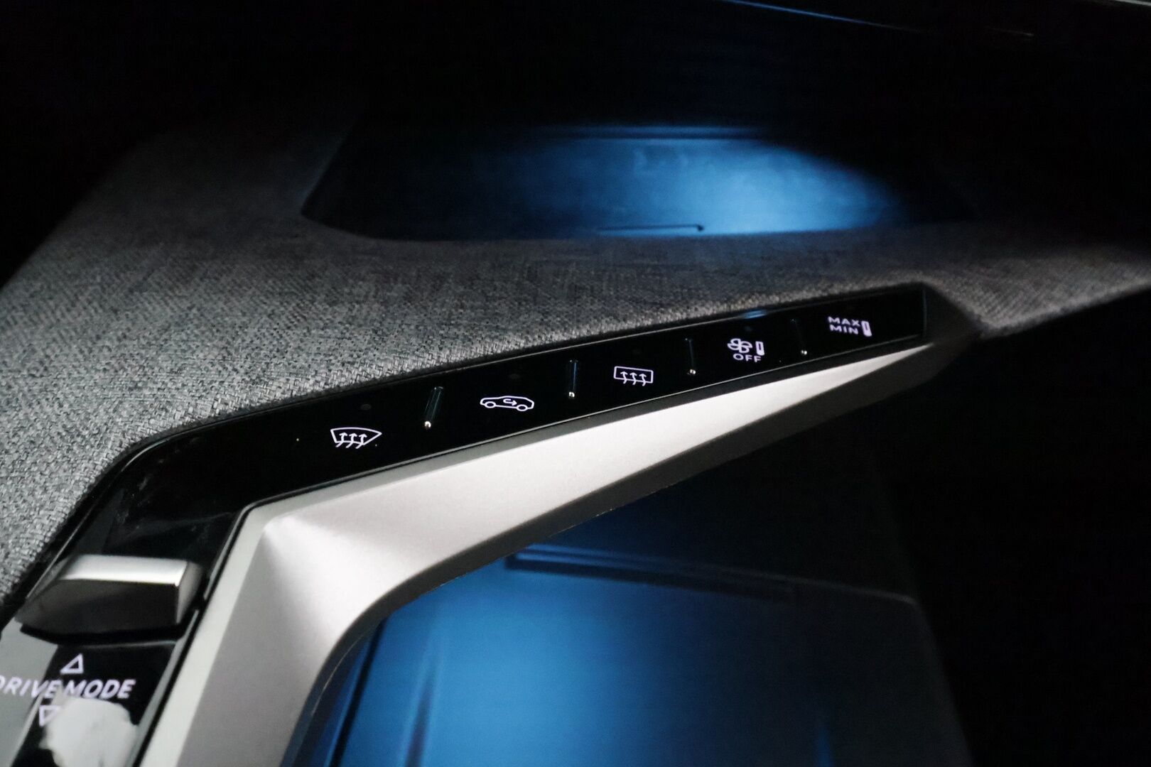 Peugeot E-3008 2025 Allure Launch Edition 73 kWh 210 Automaatti - | ACC | Puolinahat | 360° | LED | Lane Assist | BSM | RCTA | Apple & Android | Ambient light | Navi | Lämm. ratti | Suomiauto |