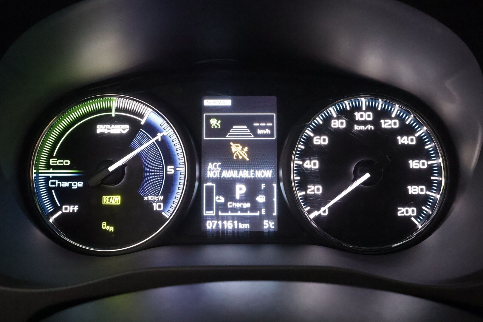 Mitsubishi Outlander PHEV 2021 Business Black 4WD * ACC / Timantti nahat / 360° /  LED /  Kaistavahti / Power Sound System /  Keyless * - 2x Latauskaapelit / Merkkihuollettu / Kahdet renkaat - HULLUT BLACKWEEK JATKOT - KORKOTARJOUS 2,49%