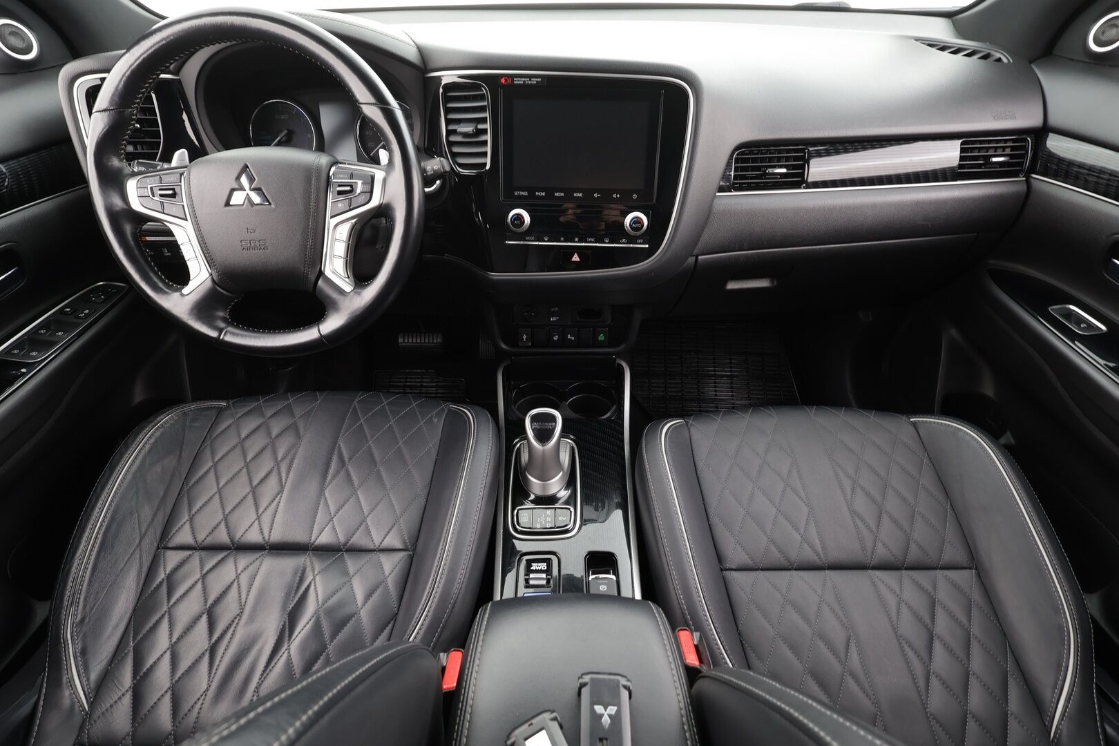 Mitsubishi Outlander PHEV 2021 Business Black 4WD * ACC / Timantti nahat / 360° /  LED /  Kaistavahti / Power Sound System /  Keyless * - 2x Latauskaapelit / Merkkihuollettu / Kahdet renkaat