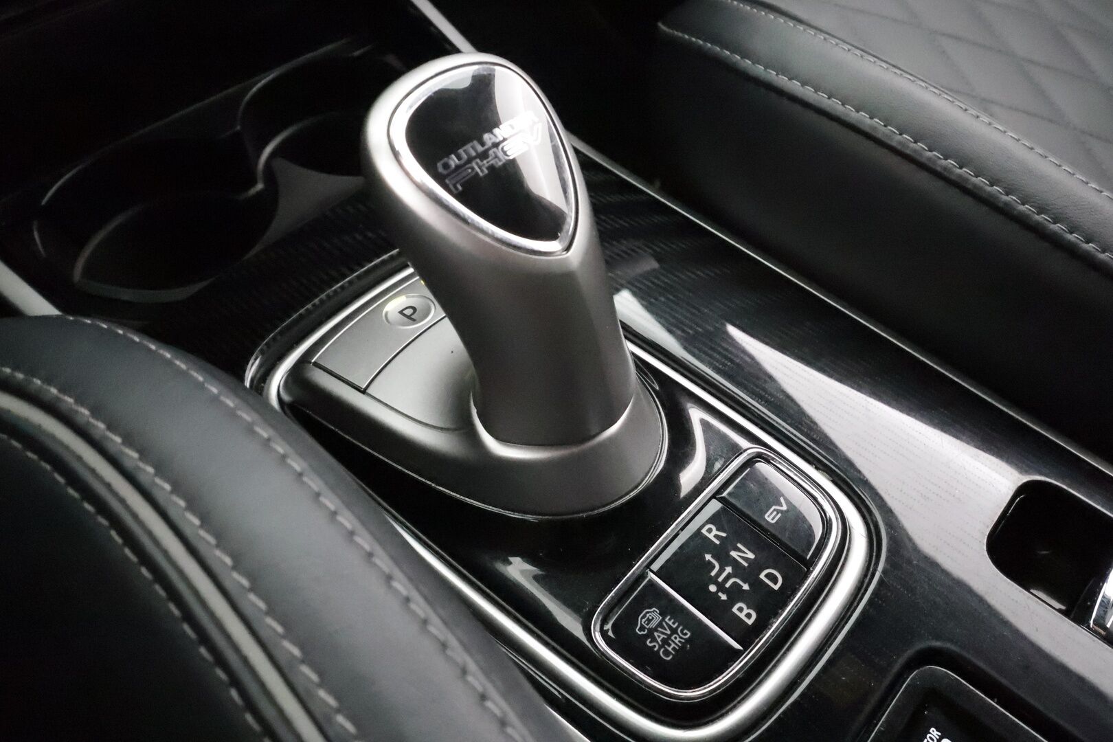 Mitsubishi Outlander PHEV 2021 Business Black 4WD * ACC / Timantti nahat / 360° /  LED /  Kaistavahti / Power Sound System /  Keyless * - 2x Latauskaapelit / Merkkihuollettu / Kahdet renkaat - HULLUT BLACKWEEK JATKOT - KORKOTARJOUS 2,49%