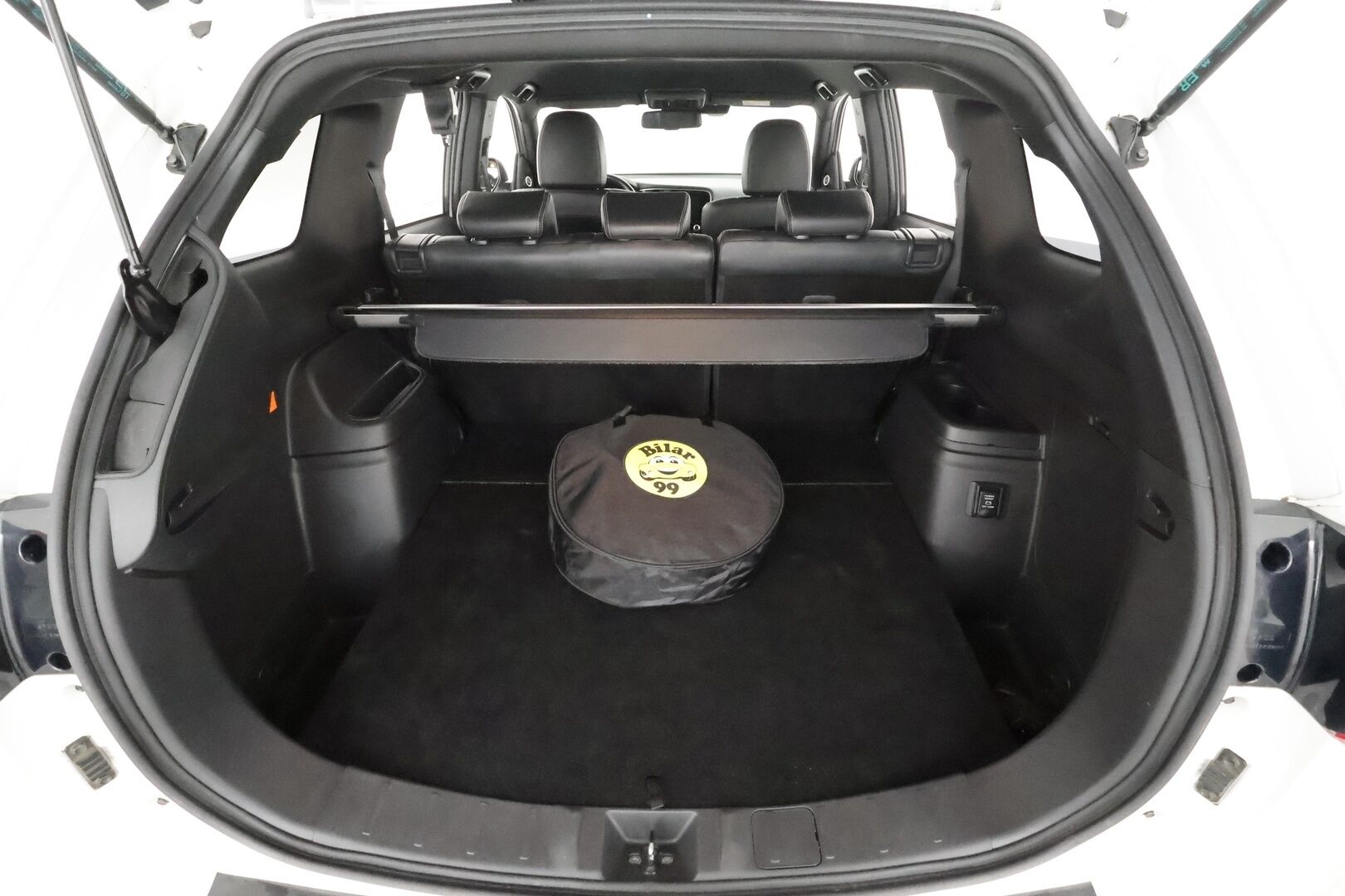 Mitsubishi Outlander PHEV 2021 Business Black 4WD * ACC / Timantti nahat / 360° /  LED /  Kaistavahti / Power Sound System /  Keyless * - 2x Latauskaapelit / Merkkihuollettu / Kahdet renkaat - HULLUT BLACKWEEK JATKOT - KORKOTARJOUS 2,49%