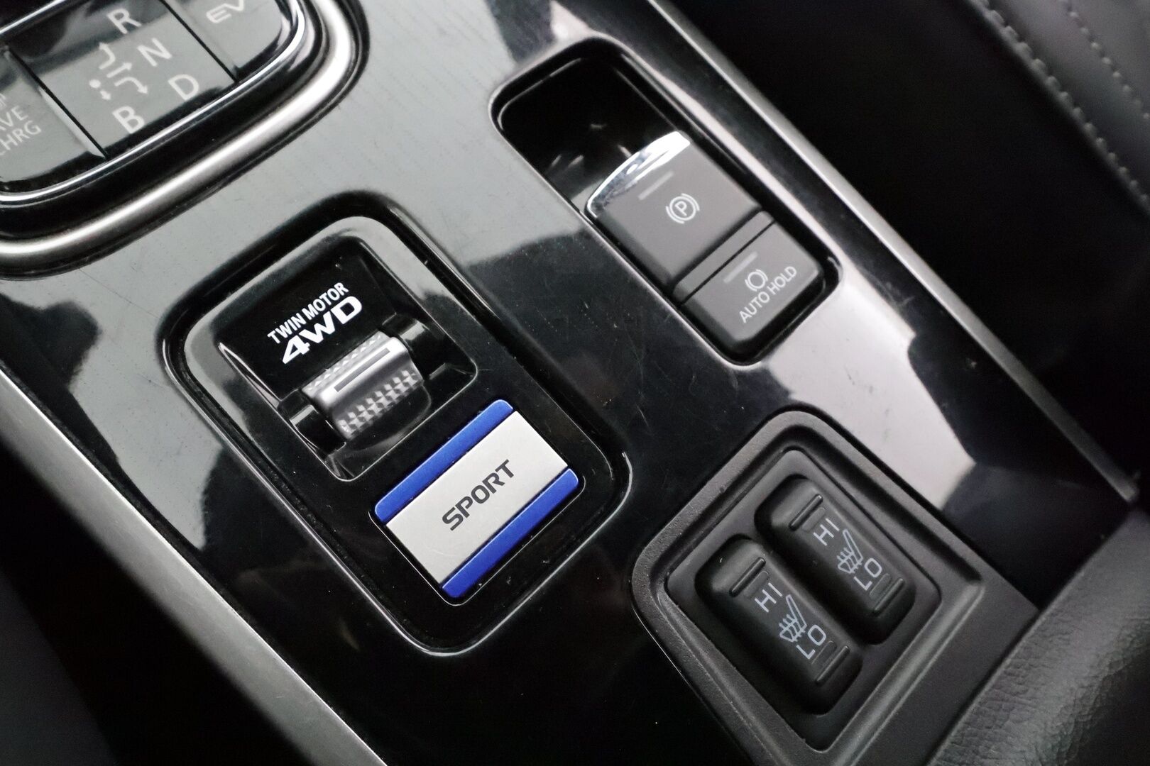 Mitsubishi Outlander PHEV 2021 Business Black 4WD * ACC / Timantti nahat / 360° /  LED /  Kaistavahti / Power Sound System /  Keyless * - 2x Latauskaapelit / Merkkihuollettu / Kahdet renkaat