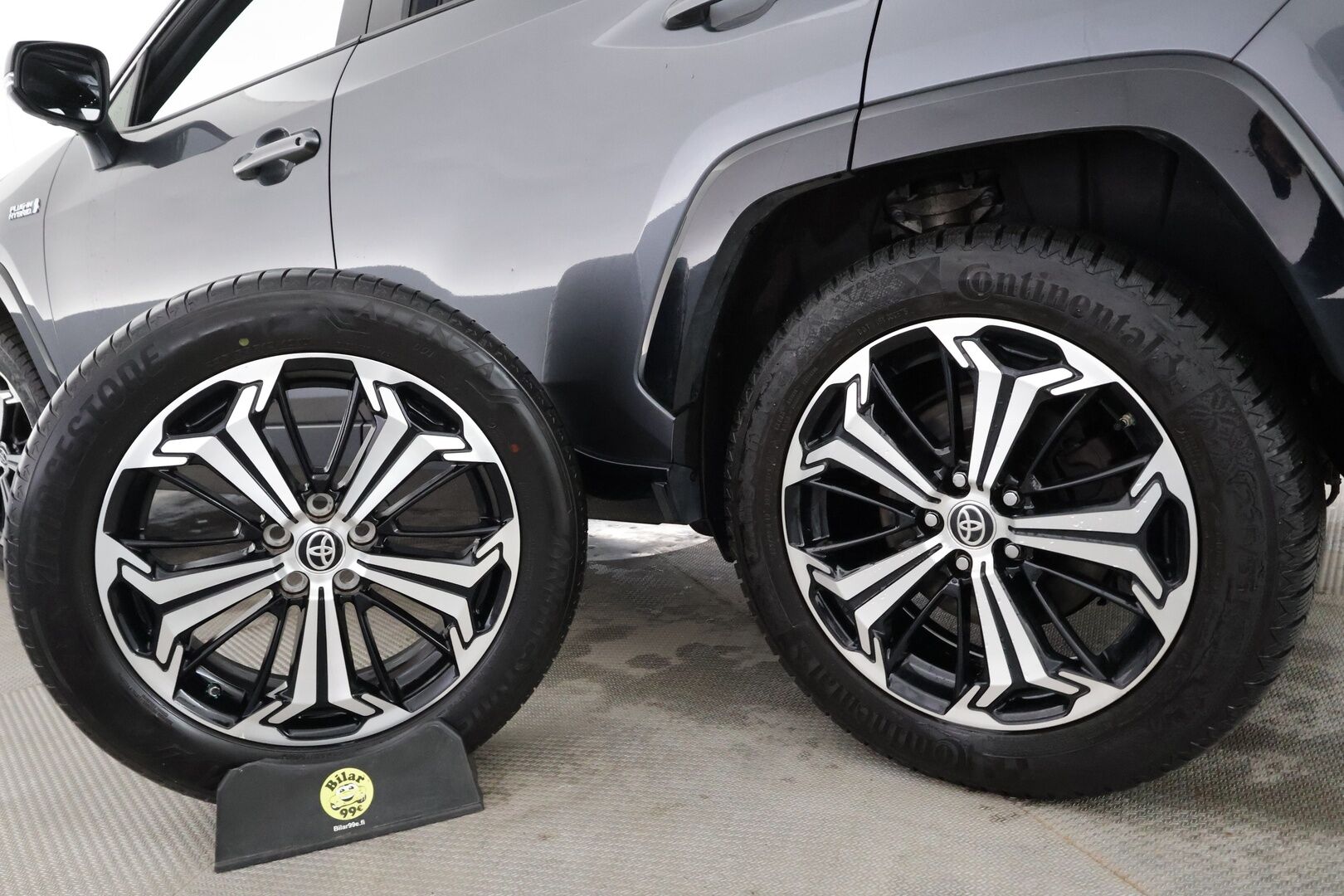 Toyota RAV4 2021 Plug-in hybrid 2,5 AWD-i Premium - | ACC | Koukku | HUD | 360° | JBL | Ilmastoidut sähkönahat | Muistipenkki | Navi | Apple & Android | LTA | BSM | 2x renkaat aluin | 