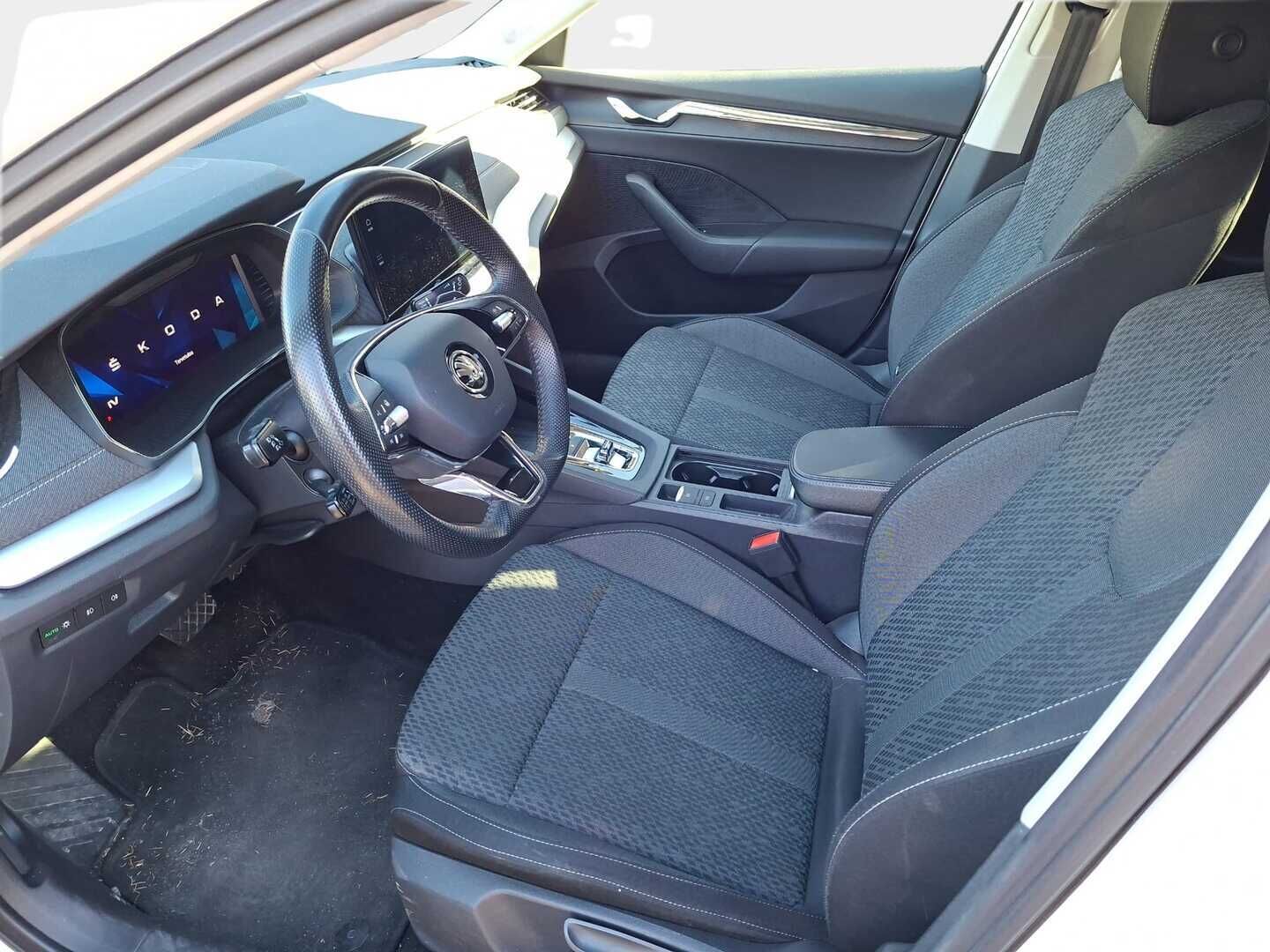 Skoda Octavia 2021 * Digimittaristo / Ambient / Crystal Led / Koukku / Ratinlämmitin* - Valkoinen Škoda Octavia Plug-in Hybrid yhdistää sähköisen ajon edullisuuden ja bensiinimoottorin vapauden. Tilava ja käytännöllinen Octavia tarjoaa luokkansa parhaimpiin kuuluvan tavaratilan - HULLUT AVAJAISHULINAT KORKOTARJOUS 3,29 %