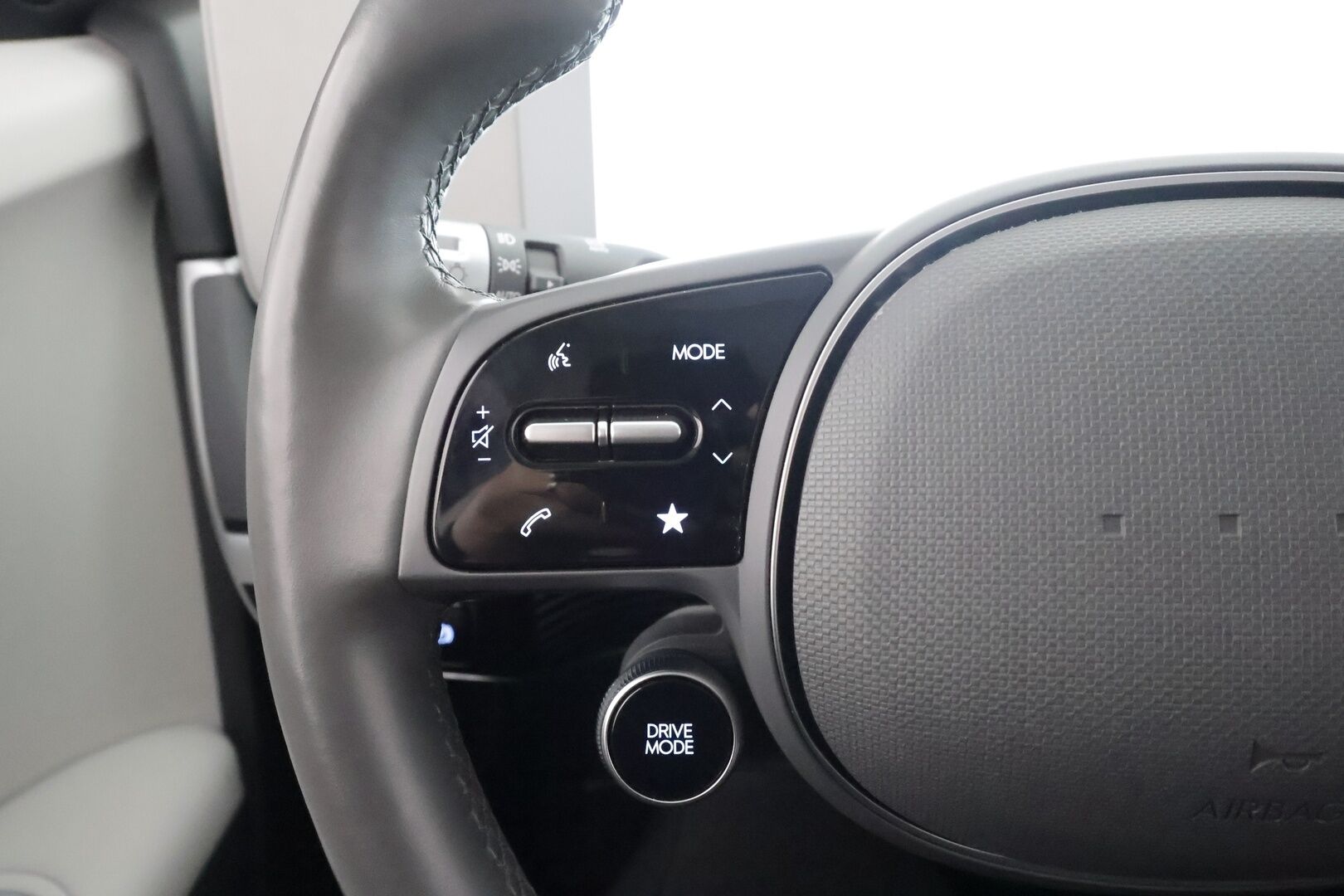 Hyundai IONIQ 5 2022 58 kWh 170hv Dynamic * ACC / P.kamera / ILP / LED / Navi / Ratinlämmitin * - Akku kuntotarkastettu / Kahdet renkaat aluvanteilla / Merkkihuollettu - HULLUT AVAJAISHULINAT KORKOTARJOUS 3,29 %