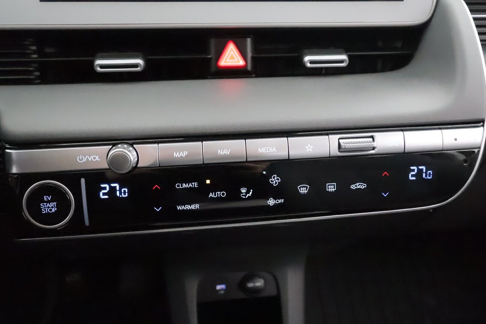 Hyundai IONIQ 5 2022 58 kWh 170hv Dynamic * ACC / P.kamera / ILP / LED / Navi / Ratinlämmitin * - Kahdet renkaat aluvanteilla / Merkkihuollettu