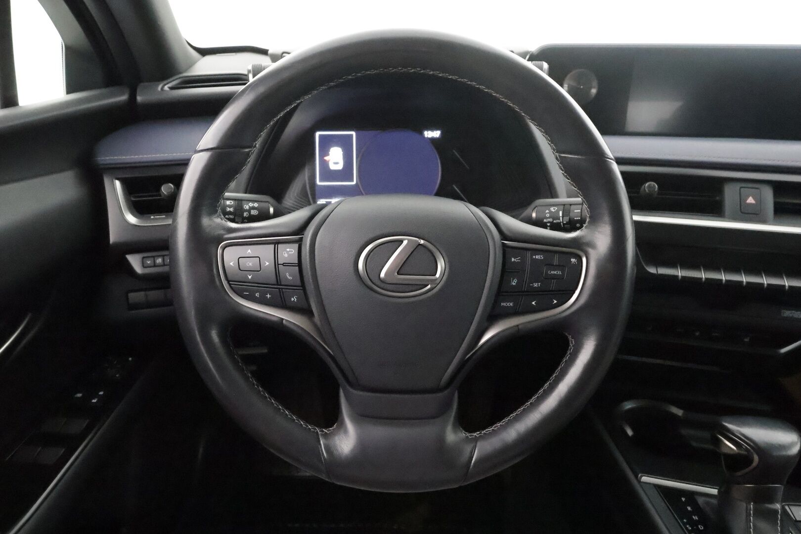 Lexus UX 2019 250h Premium - | ACC | Mark Levinson | Sähkönahat | Navi | LTA | LED | P.kamera | Keyless | Apple & Android | Lämm. ratti | Sähk. takaluukku | 2x renkaat aluin |