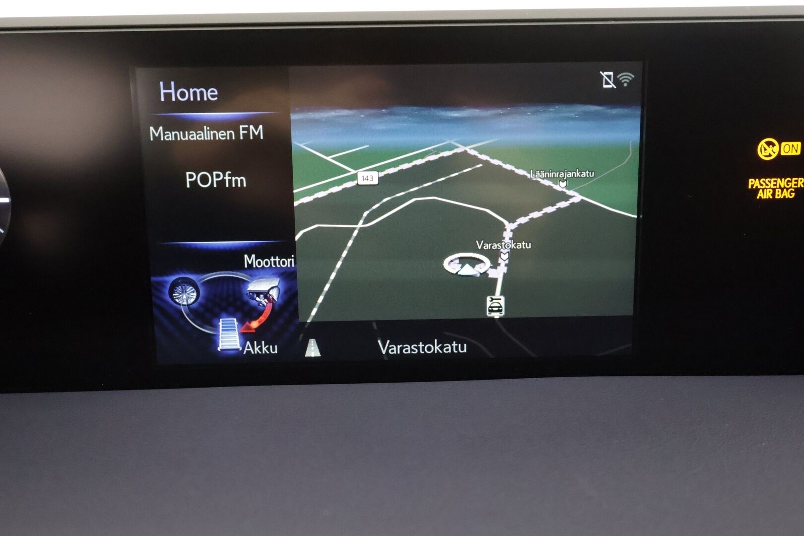 Lexus UX 2019 250h Premium - | ACC | Mark Levinson | Sähkönahat | Navi | LTA | LED | P.kamera | Keyless | Apple & Android | Lämm. ratti | Sähk. takaluukku | 2x renkaat aluin |