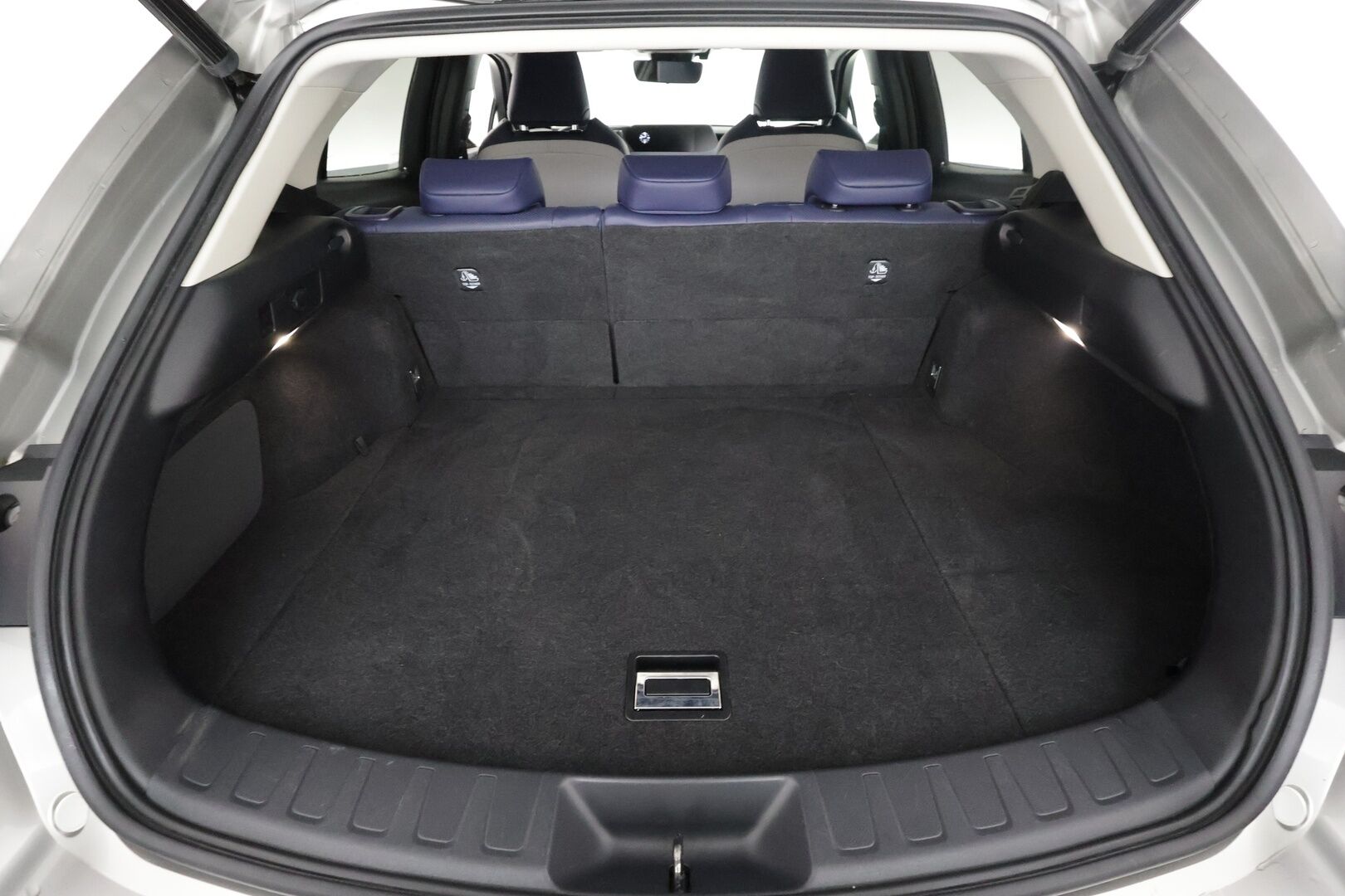 Lexus UX 2019 250h Premium - | ACC | Mark Levinson | Sähkönahat | Navi | LTA | LED | P.kamera | Keyless | Apple & Android | Lämm. ratti | Sähk. takaluukku | 2x renkaat aluin |