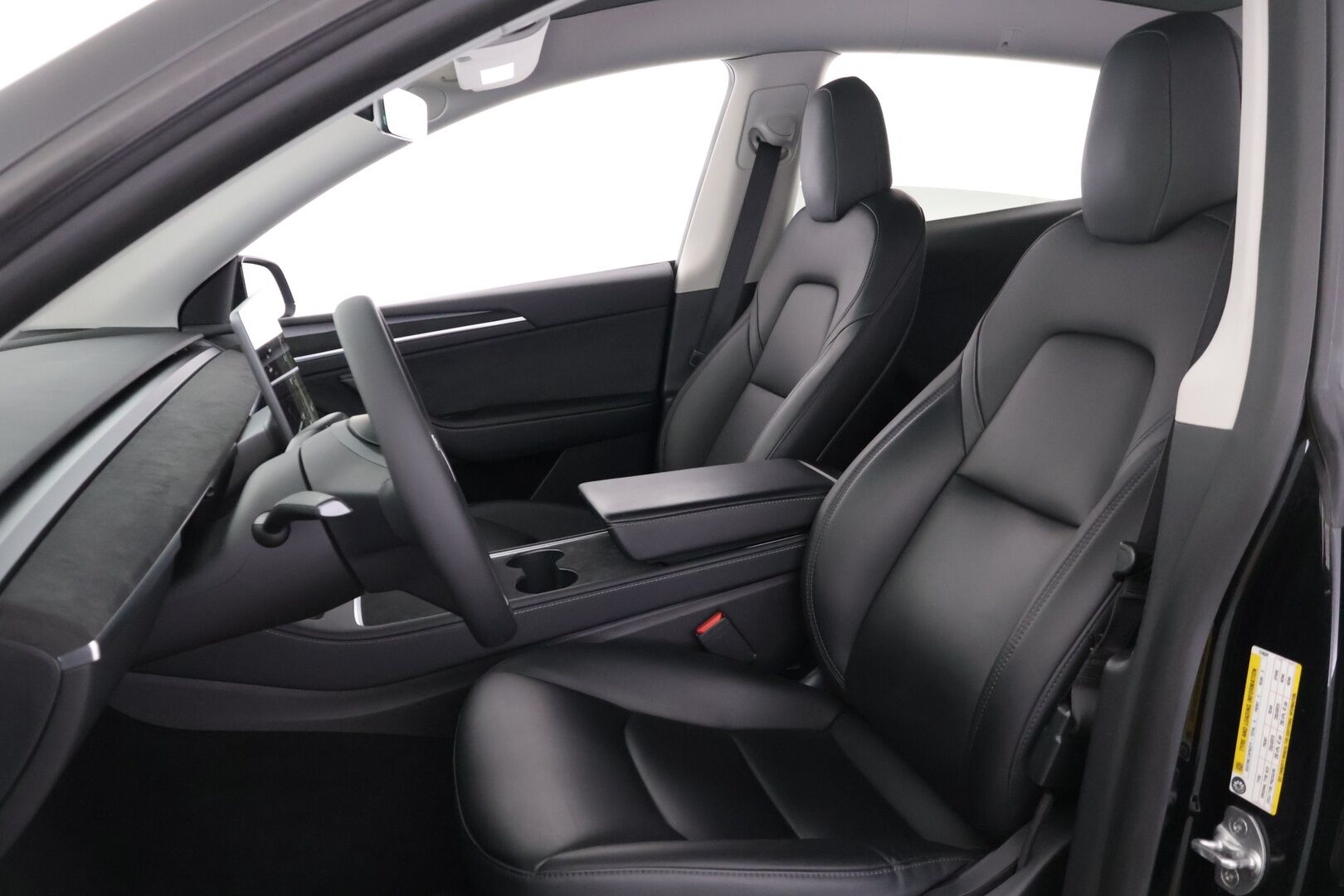 Tesla Model Y 2021 Long Range AWD ** Juuri tullut! / EAP / 2x Tesla vanteet / Vetokoukku / Premium Sound / Upea kokonaisuus! / ACC ** - Akkutestattu, puhtaalla CarVertical raportilla, vetokoukulla, siistillä yksityiskohdilla sekä kaksilla hyvillä renkailla missä Teslan omat aluvanteet!