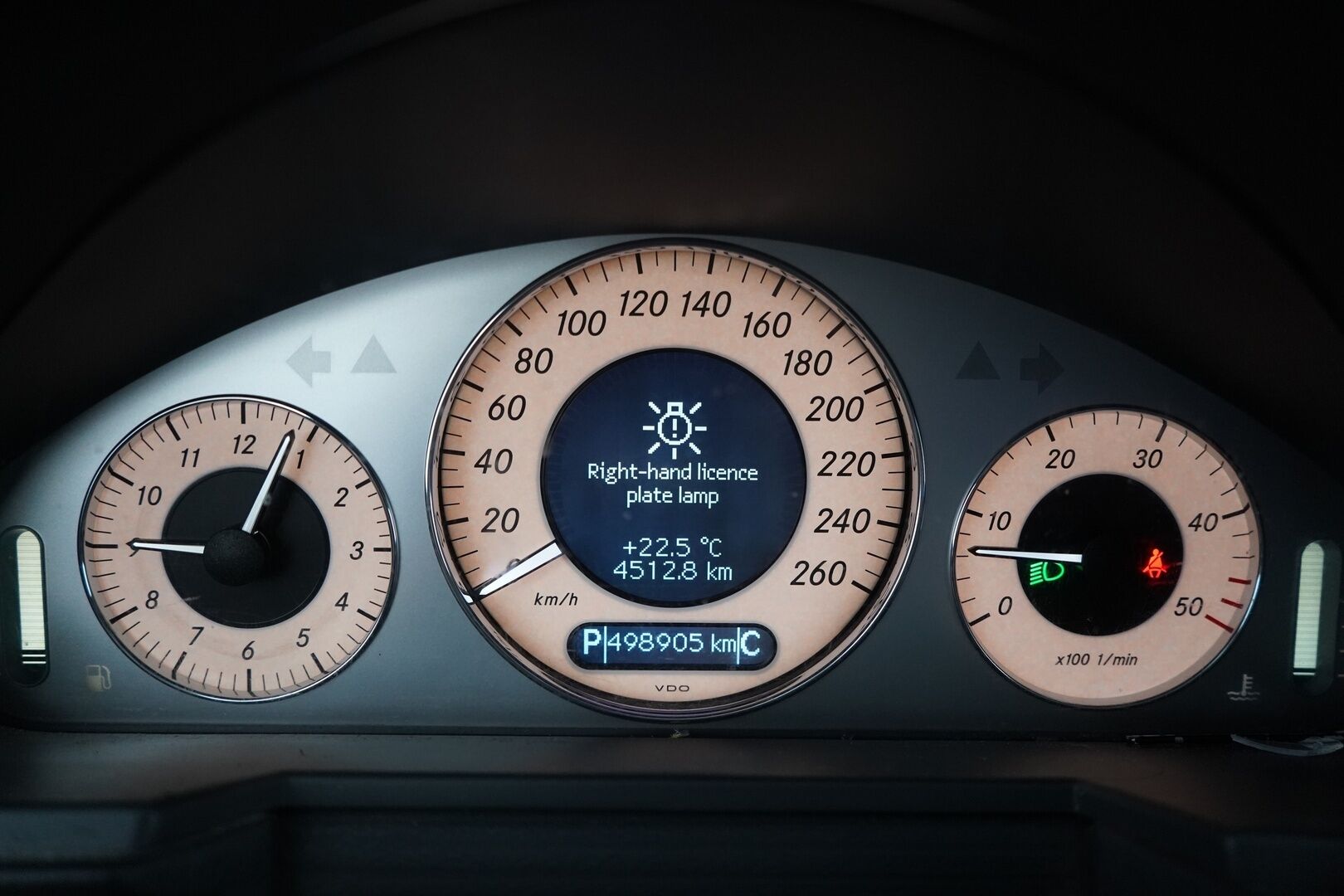 Mercedes-Benz E 2004 E 320 CDI Avantgarde *H&K / Tutkat / Lohko / Koukku* - Myydään huutokaupat.comissa / Seuraava katsastus 3/2026 / Kahdet Mersun vanteet