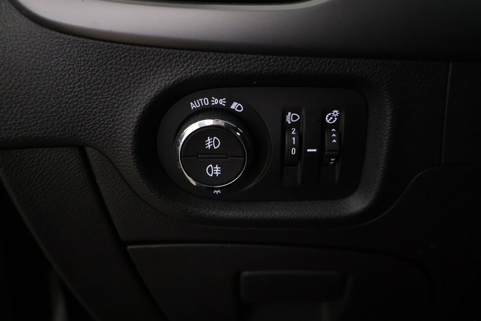 Opel Astra 2016 5-ov Enjoy 1,4 Turbo ecoFLEX Start/Stop 92kW MT6 - Vakionopeudensäädin | Pysäköintitutkat eteen ja taakse | Lämmitettävä ohjauspyörä | Lohko| 2x renkaat vanteilla | Suomi-auto | Huoltokirja viim 7/26