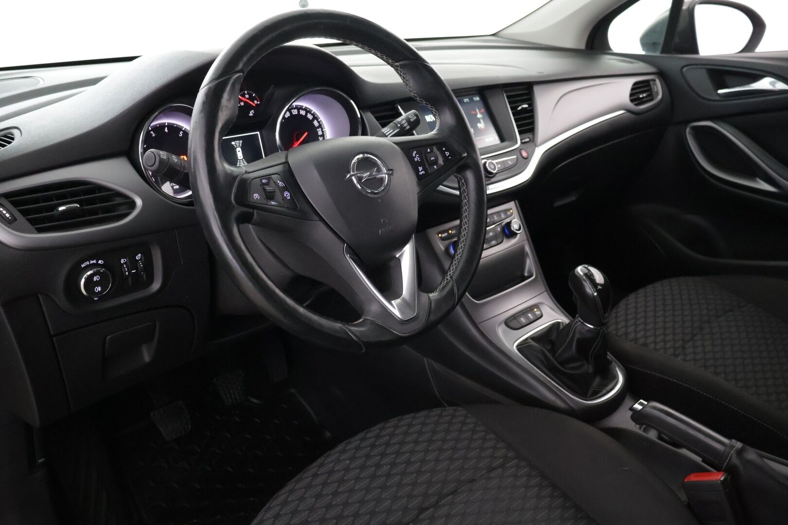 Opel Astra 2016 5-ov Enjoy 1,4 Turbo ecoFLEX Start/Stop 92kW MT6 - Vakionopeudensäädin | Pysäköintitutkat eteen ja taakse | Lämmitettävä ohjauspyörä | Lohko| 2x renkaat vanteilla | Suomi-auto | Huoltokirja viim 7/26