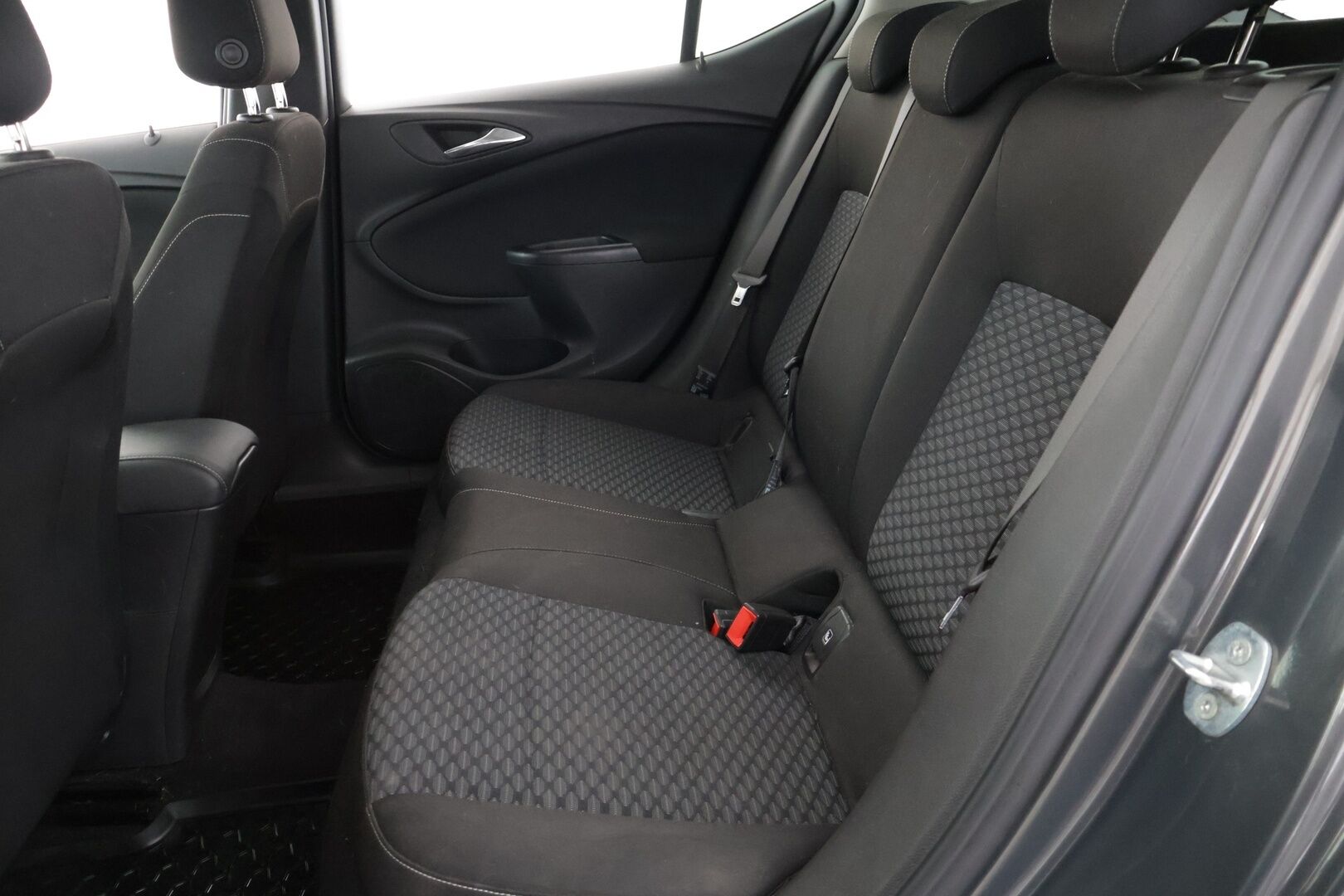 Opel Astra 2016 5-ov Enjoy 1,4 Turbo ecoFLEX Start/Stop 92kW MT6 - Vakionopeudensäädin | Pysäköintitutkat eteen ja taakse | Lämmitettävä ohjauspyörä | Lohko| 2x renkaat vanteilla | Suomi-auto | Huoltokirja viim 7/26