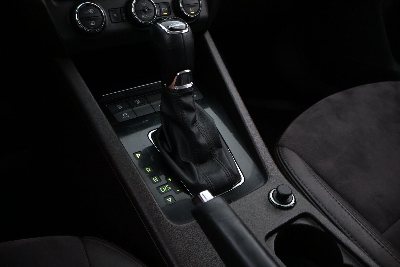 Skoda Octavia 2016 Combi 2,0 TDI 184 4x4 L&K DSG Autom. - YritysOutlet - Myydään vain yrityksille - – Tämä auto myydään YritysOutlet -valikoimasta vain yritykselle