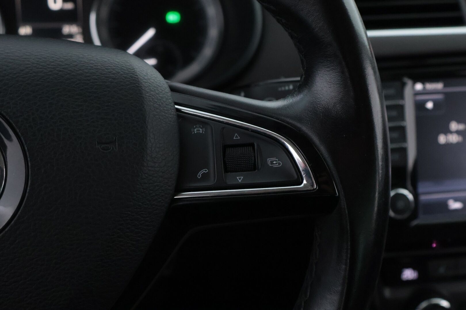 Skoda Octavia 2016 Combi 2,0 TDI 184 4x4 L&K DSG Autom. - YritysOutlet - Myydään vain yrityksille - – Tämä auto myydään YritysOutlet -valikoimasta vain yritykselle