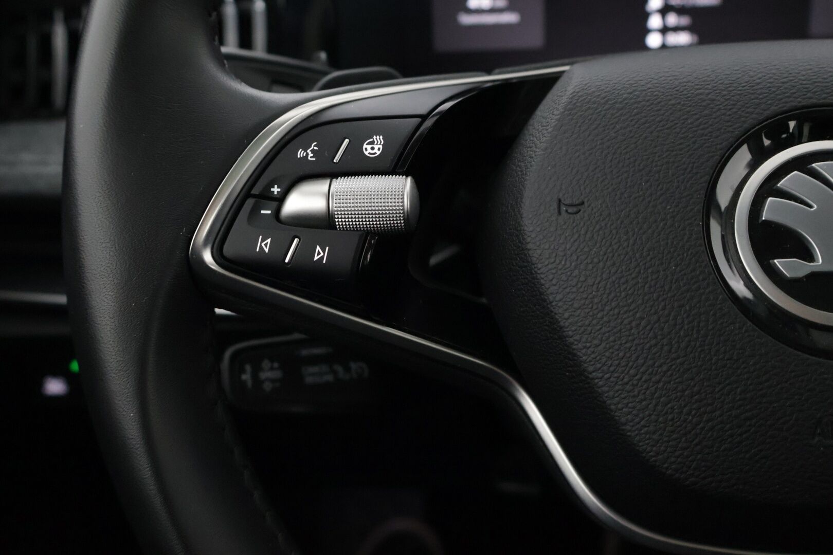 Skoda Superb 2024 Combi 1.5 TSI eTEC Style DSG ** Webasto / Panorama / Canton / Sähk. takaluukku / Sporttipenkit** - Kahdet renkaat vanteineen! / 1-Omisteinen / merkkihuollettu! / Suomi-Auto - HULLUT AVAJAISHULINAT KORKOTARJOUS 3,29 %