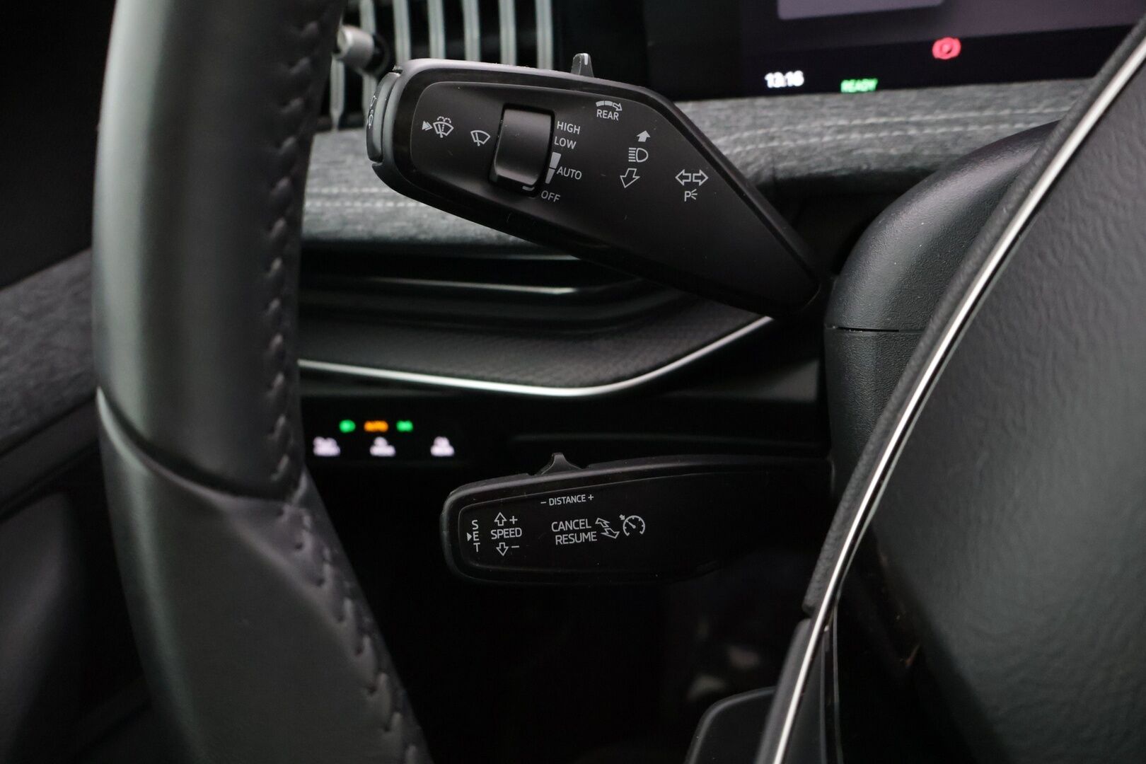 Skoda Superb 2024 Combi 1.5 TSI eTEC Style DSG - 1.OM Suomi-Auto | Panorama | Canton | Sähk. takaluukku | Sporttipenkit | Webasto | Kahdet renkaat ja vanteet | Merkkihuollettu 