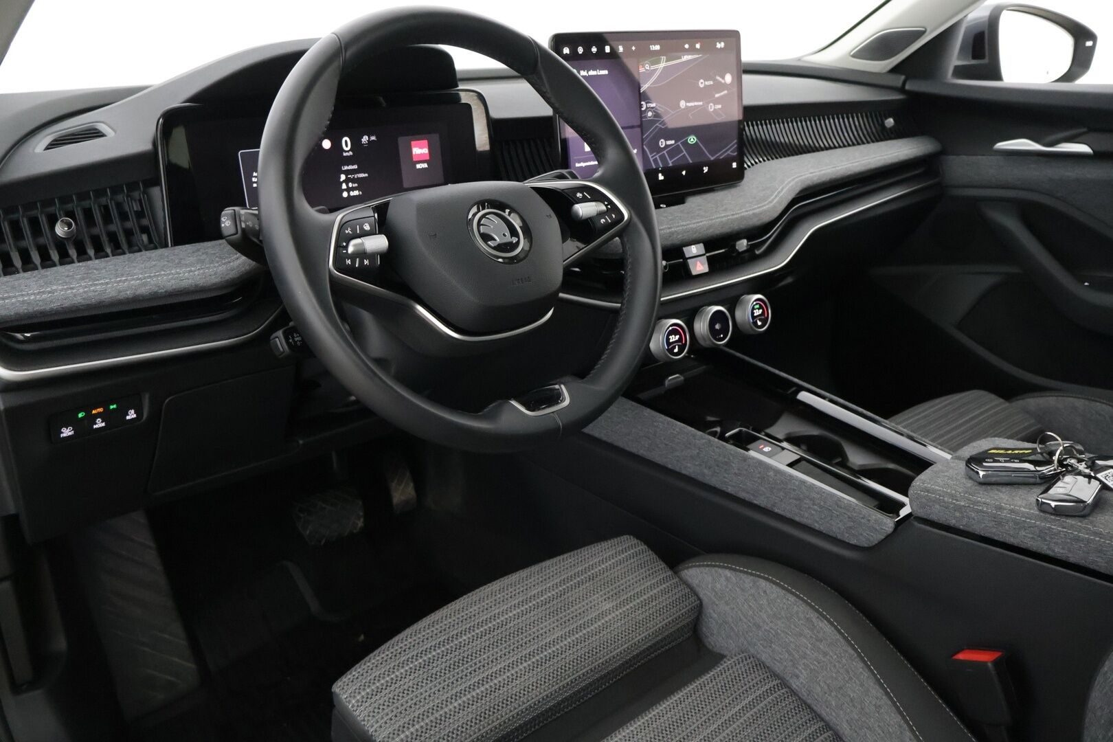 Skoda Superb 2024 Combi 1.5 TSI eTEC Style DSG - 1.OM Suomi-Auto | Panorama | Canton | Sähk. takaluukku | Sporttipenkit | Webasto | Kahdet renkaat ja vanteet | Merkkihuollettu 