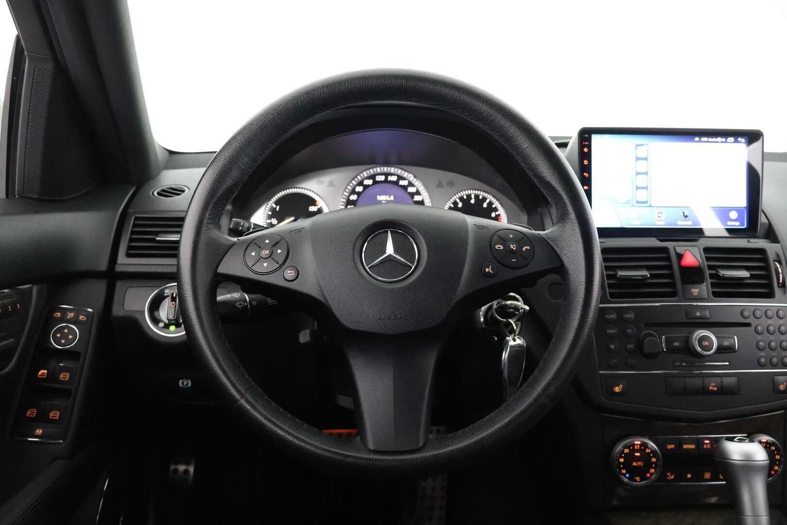 Mercedes-Benz C 2007 230 A AMG - AMG sisä- ja ulkopaketti | Vakkari | P. Tutkat | BI-Xenon | Muistipenkit | Siisti kuntoinen! 