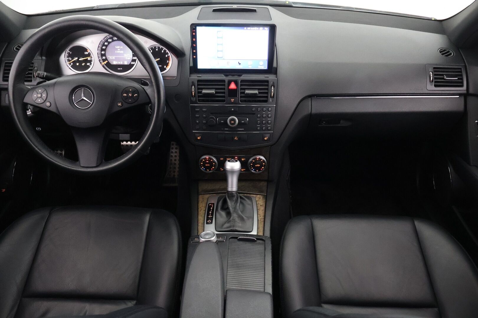 Mercedes-Benz C 2007 230 A AMG - AMG sisä- ja ulkopaketti | Vakkari | P. Tutkat | BI-Xenon | Muistipenkit | Siisti kuntoinen! 