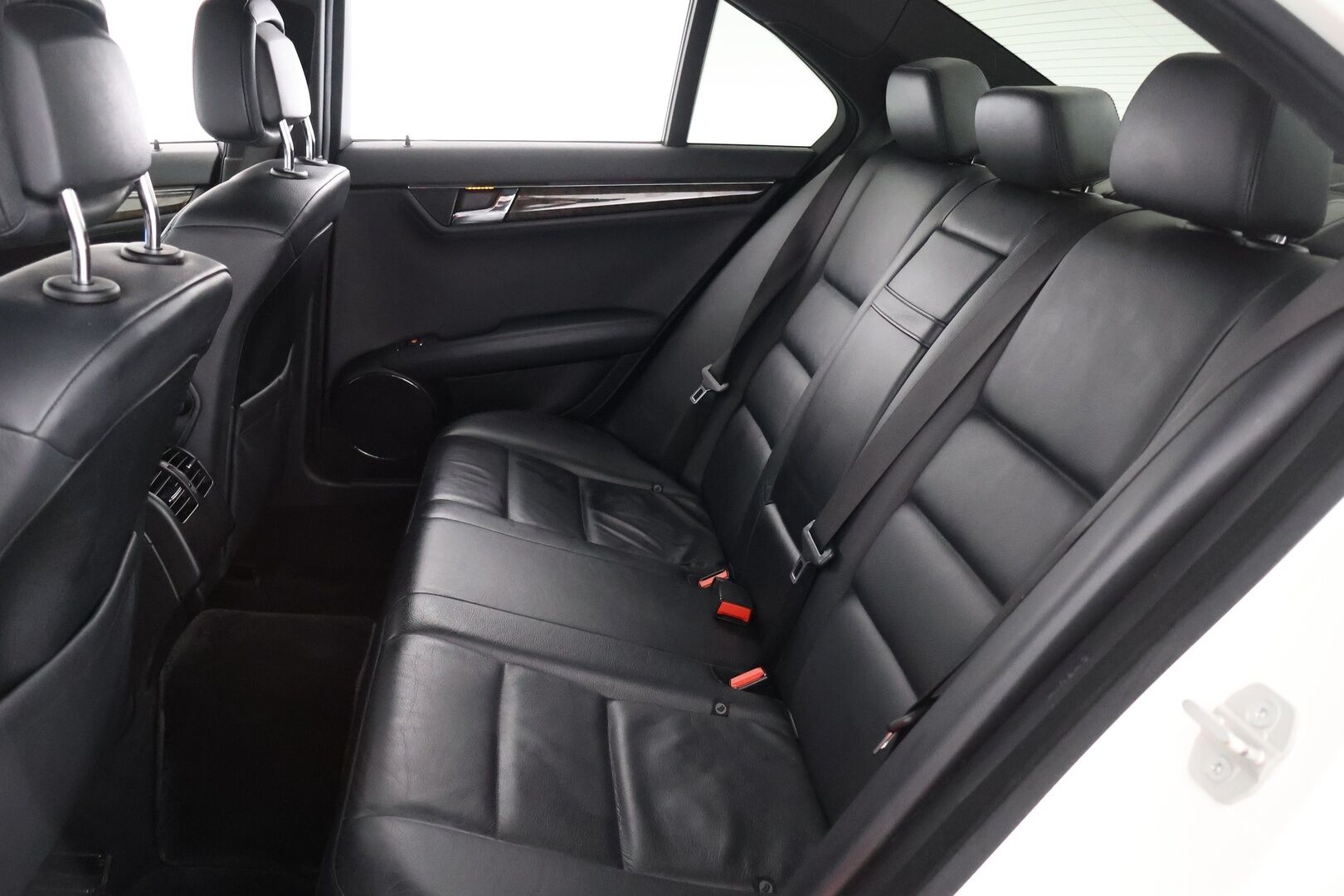 Mercedes-Benz C 2007 230 A AMG - AMG sisä- ja ulkopaketti | Vakkari | P. Tutkat | BI-Xenon | Muistipenkit | Siisti kuntoinen! 