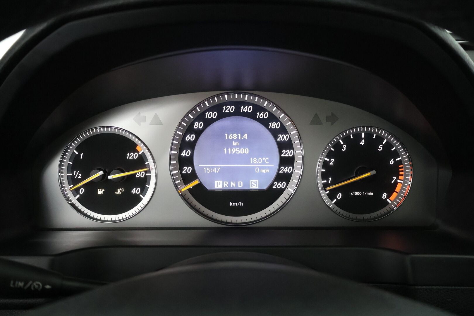 Mercedes-Benz C 2007 230 A AMG - AMG sisä- ja ulkopaketti | Vakkari | P. Tutkat | BI-Xenon | Muistipenkit | Siisti kuntoinen! 