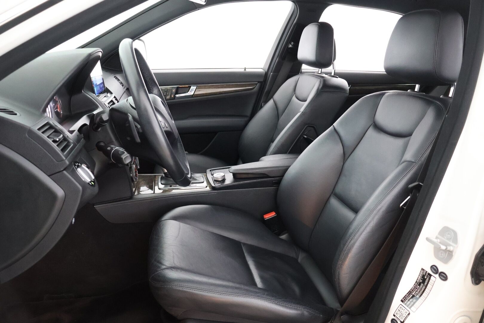 Mercedes-Benz C 2007 230 A AMG - AMG sisä- ja ulkopaketti | Vakkari | P. Tutkat | BI-Xenon | Muistipenkit | Siisti kuntoinen! 