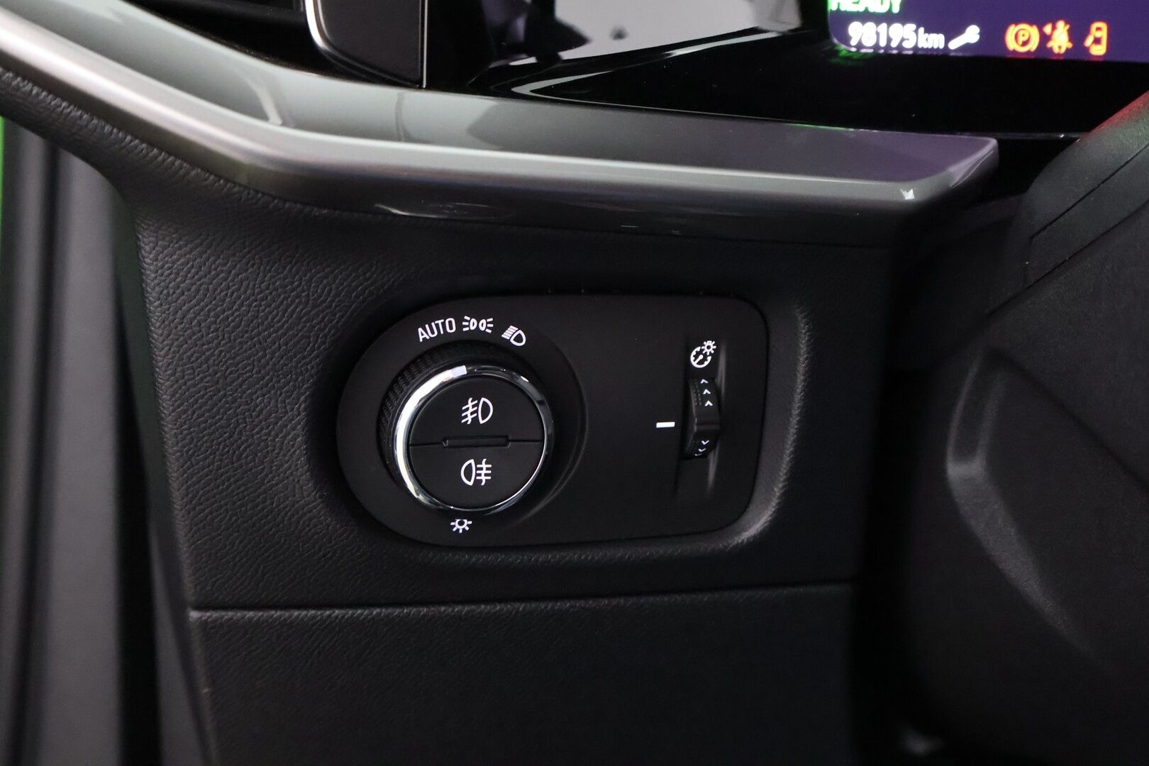 Opel Mokka 2021 Ultimate Plus 136 automaatti - Adapt.Vakkari / Digimittari / Merkkihuollot / 360-Kamera / LUX LED / Nahka-Alcantara / Ratinlämmitys / Huippuvarusteet!