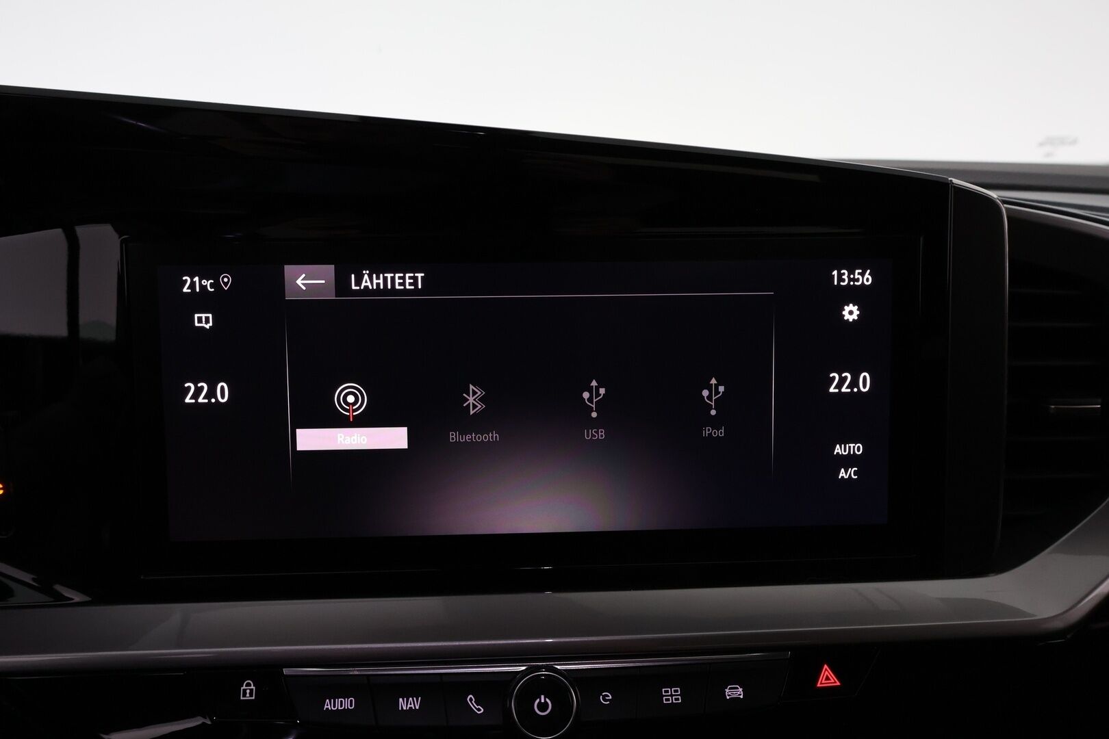 Opel Mokka 2021 Ultimate Plus 136 automaatti - Adapt.Vakkari / Digimittari / Merkkihuollot / 360-Kamera / LUX LED / Nahka-Alcantara / Ratinlämmitys / Huippuvarusteet!