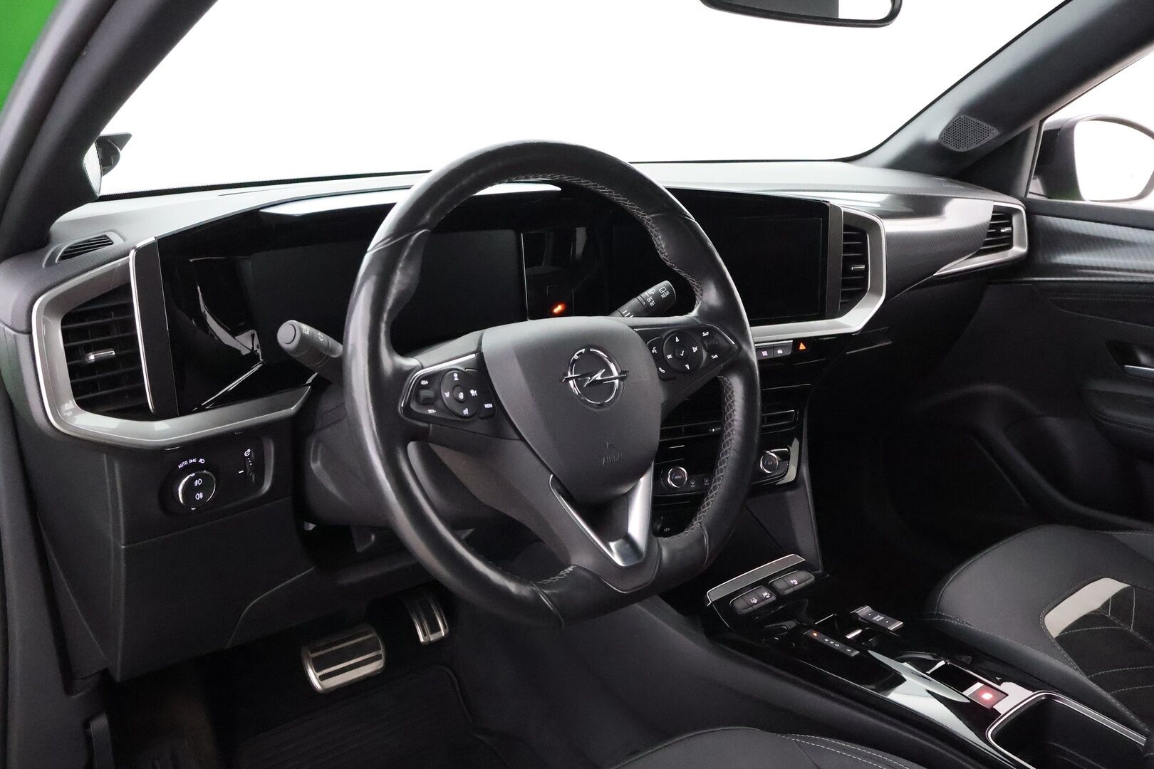 Opel Mokka 2021 Ultimate Plus 136 automaatti - Adapt.Vakkari / Digimittari / Merkkihuollot / 360-Kamera / LUX LED / Nahka-Alcantara / Ratinlämmitys / Huippuvarusteet!