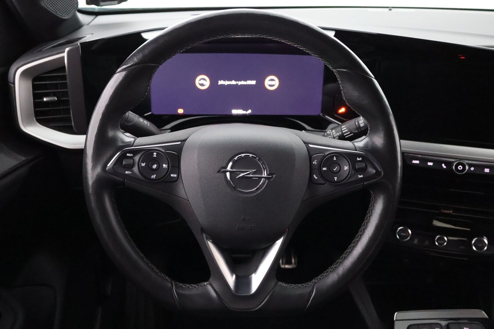 Opel Mokka 2021 Ultimate Plus 136 automaatti - Adapt.Vakkari / Digimittari / Merkkihuollot / 360-Kamera / LUX LED / Nahka-Alcantara / Ratinlämmitys / Huippuvarusteet!