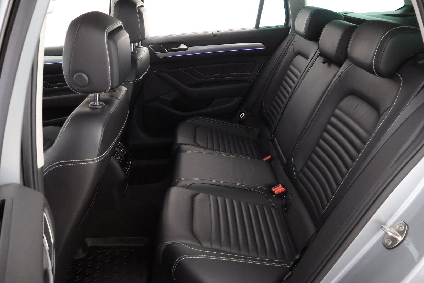 Volkswagen Passat 2021 Variant GTE Plug-In Hybrid 160 kW DSG-automaatti - Webasto / Adapt.Vakkari / HUD / DynAudio / 360-Kamera /  Matrix LED / Vetokoukku / Nahkasisusta / Täyteen varusteltu / Harvoin tarjolla!